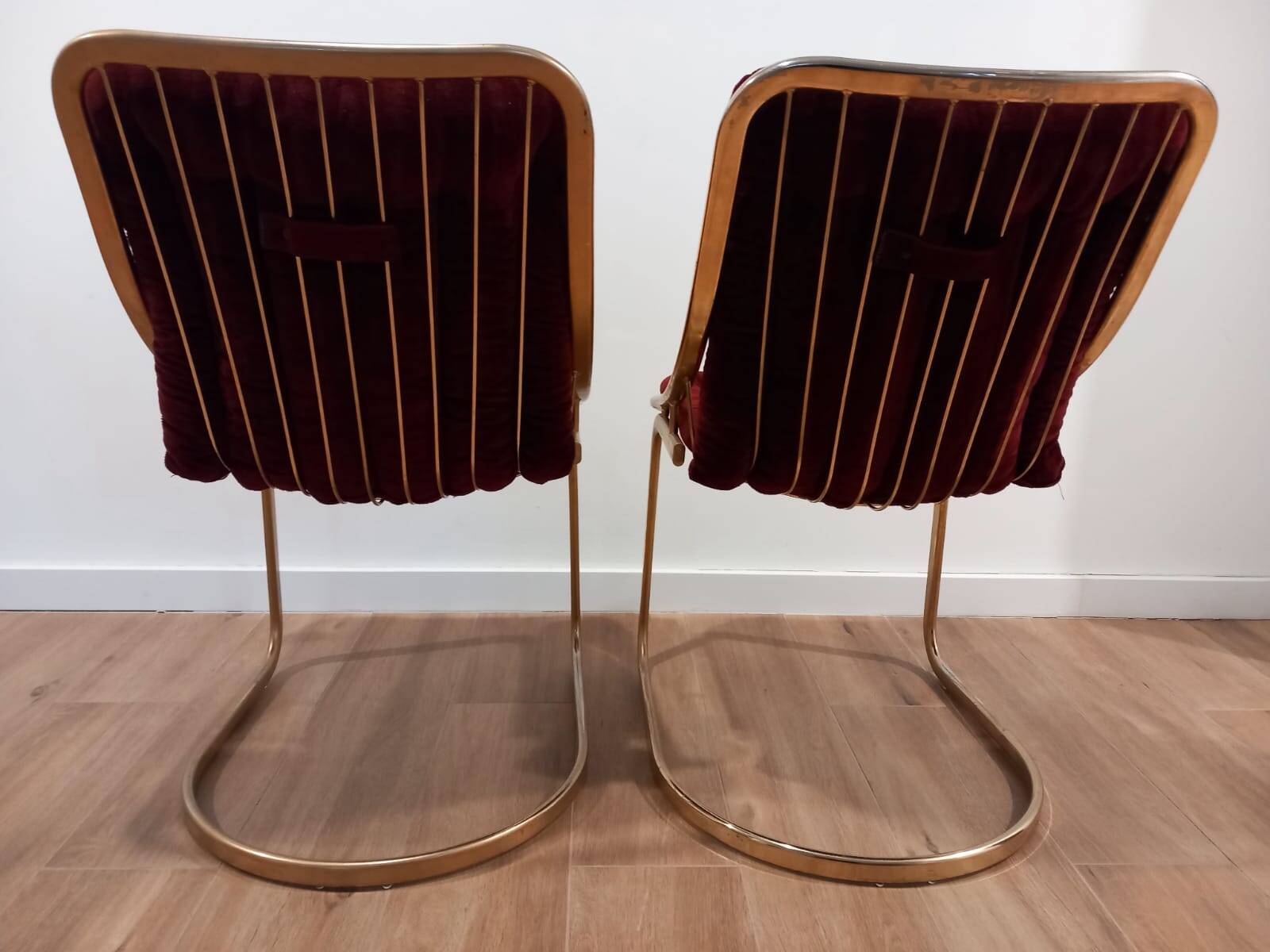 Une paire de chaises Italie années 1970