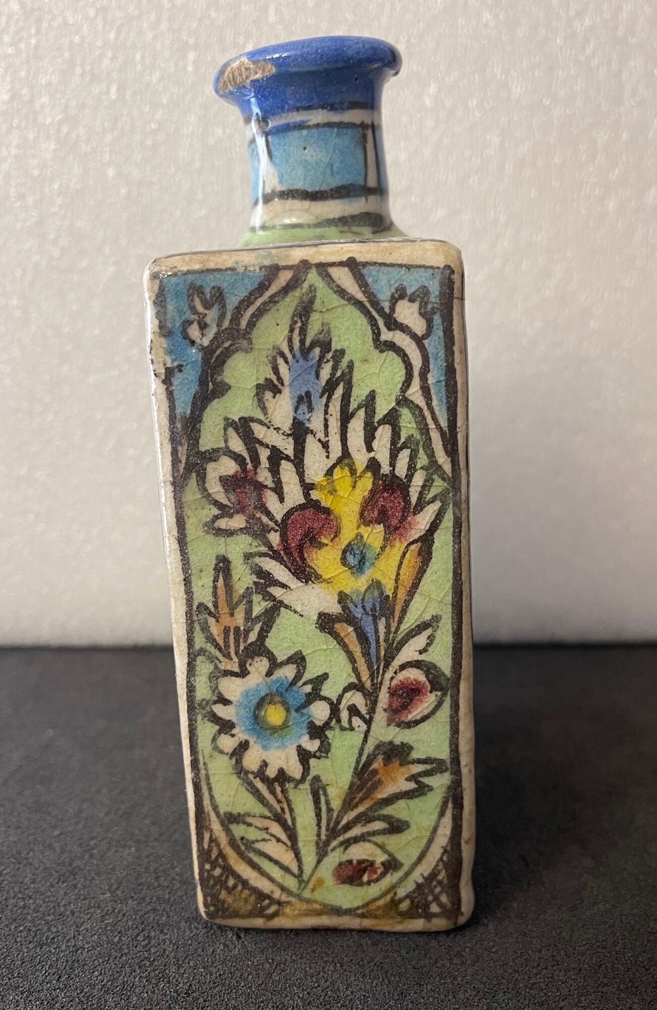 Glass ceramic bottle floral decoration and portraits Kadjar Persia xix e