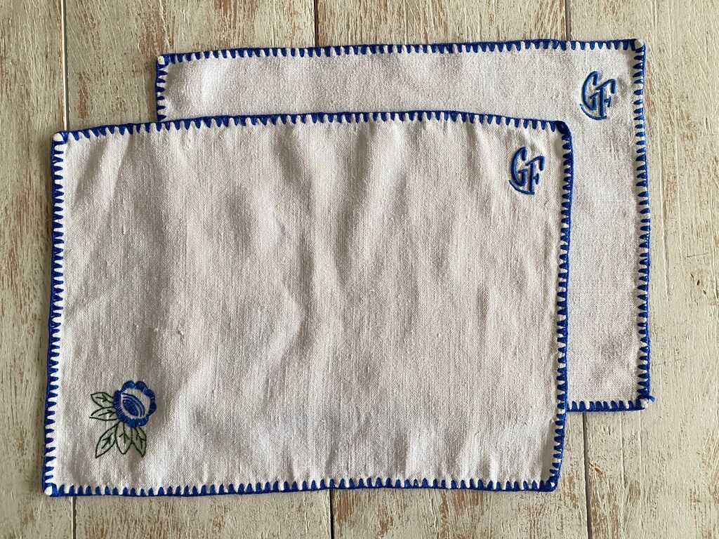 12 old hemp embroidered placemats - 39x27 cm