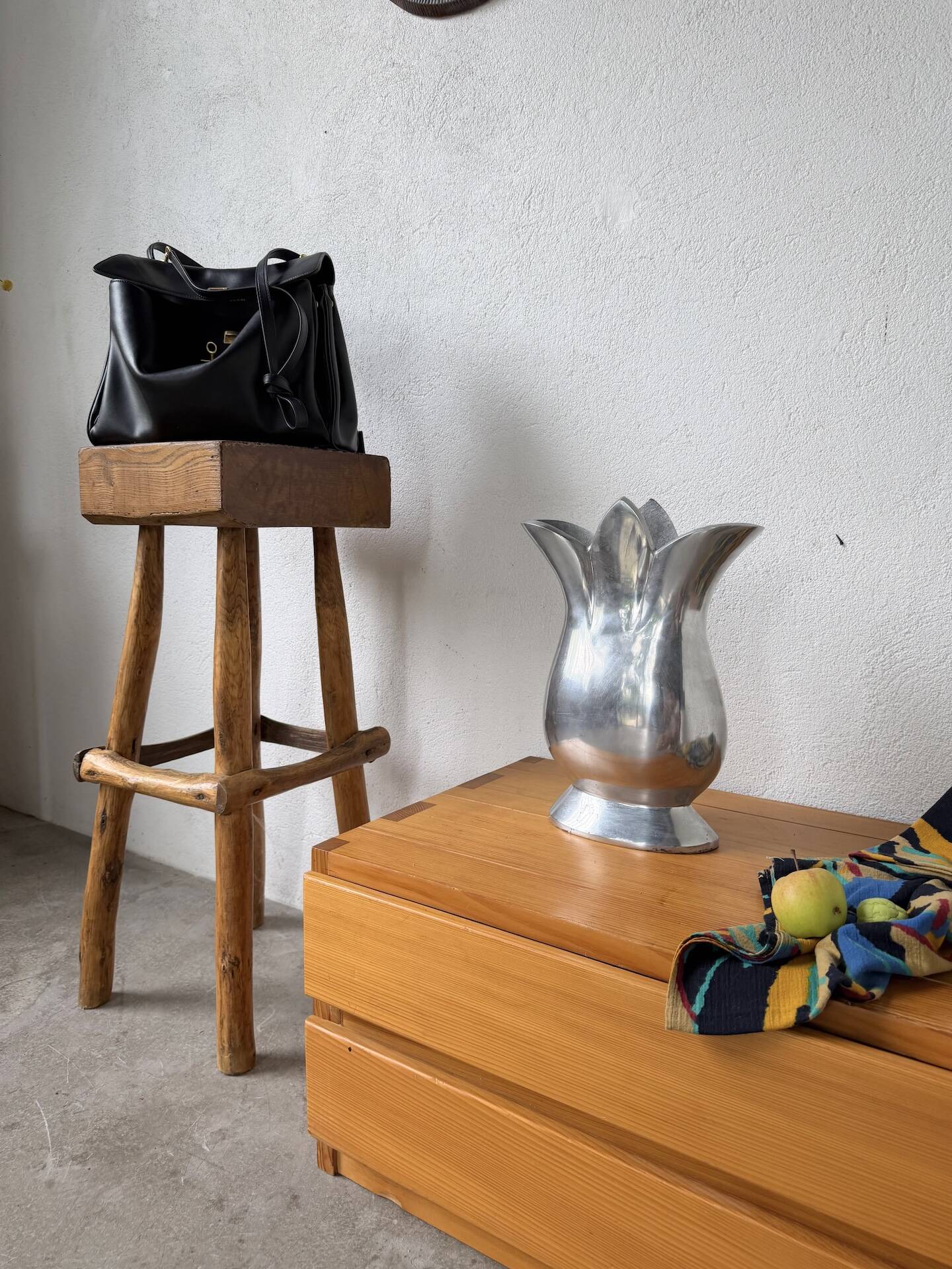 Aluminium fountain vase