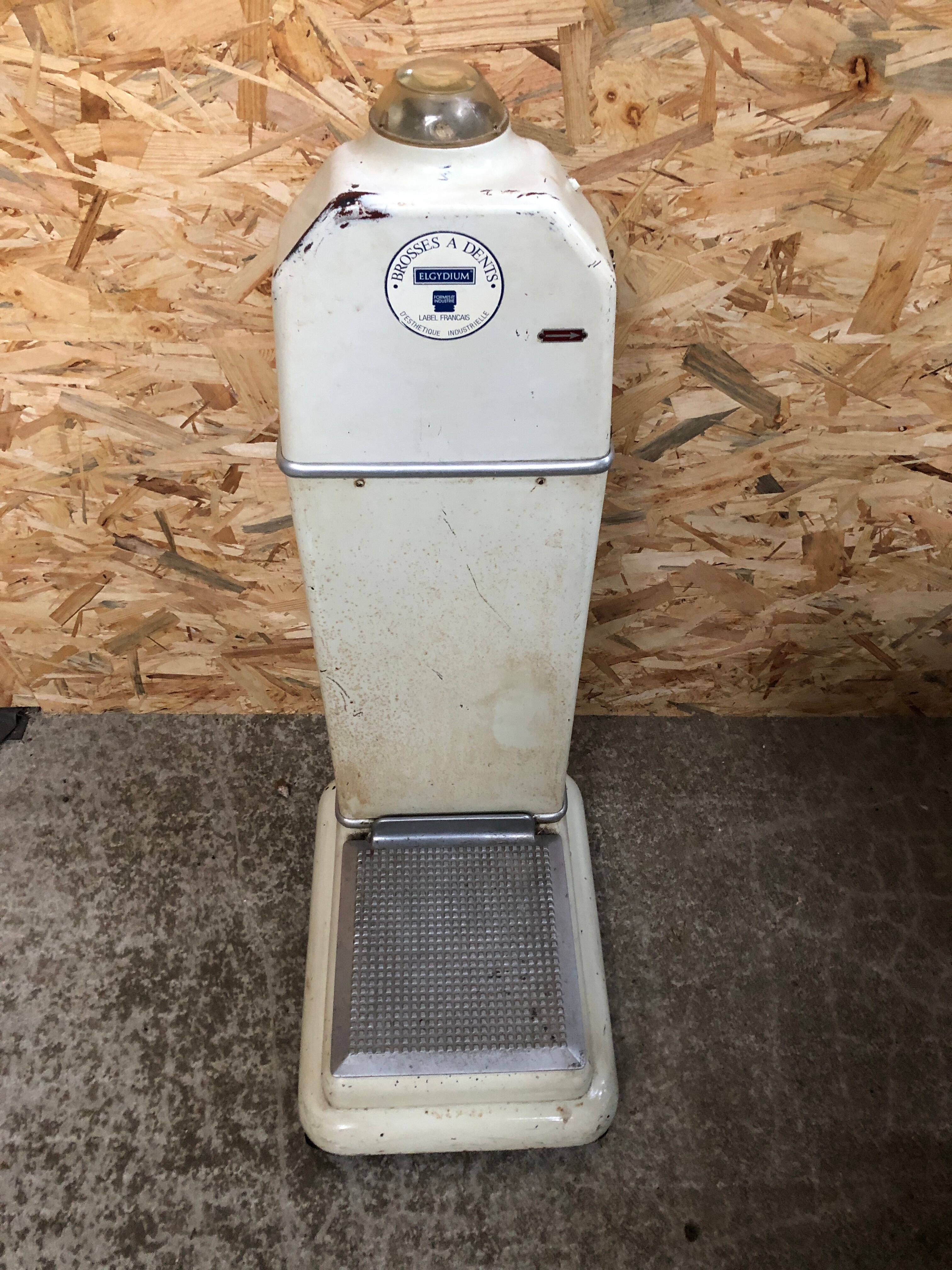 Old pharmacy scale TESTUT metal white + tray gray vintage