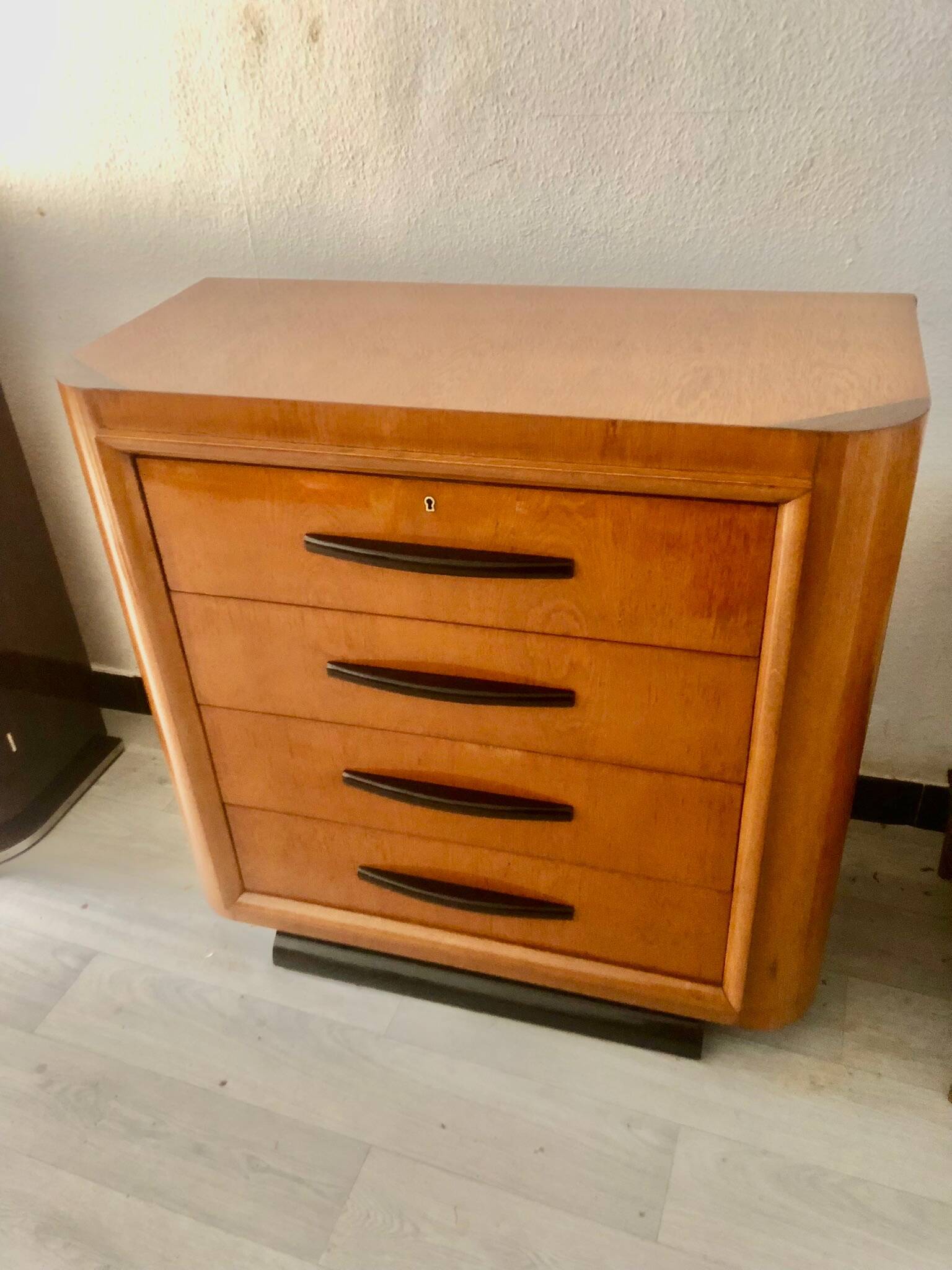 Art Deco chest of drawers
