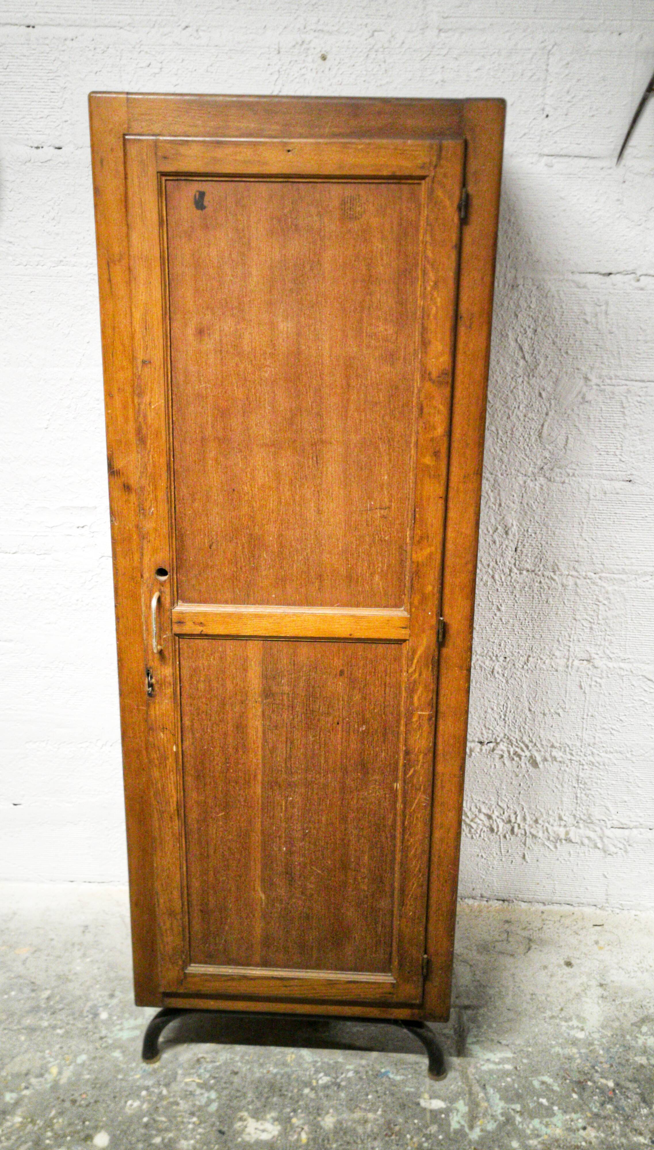 Armoire d'internat vintage