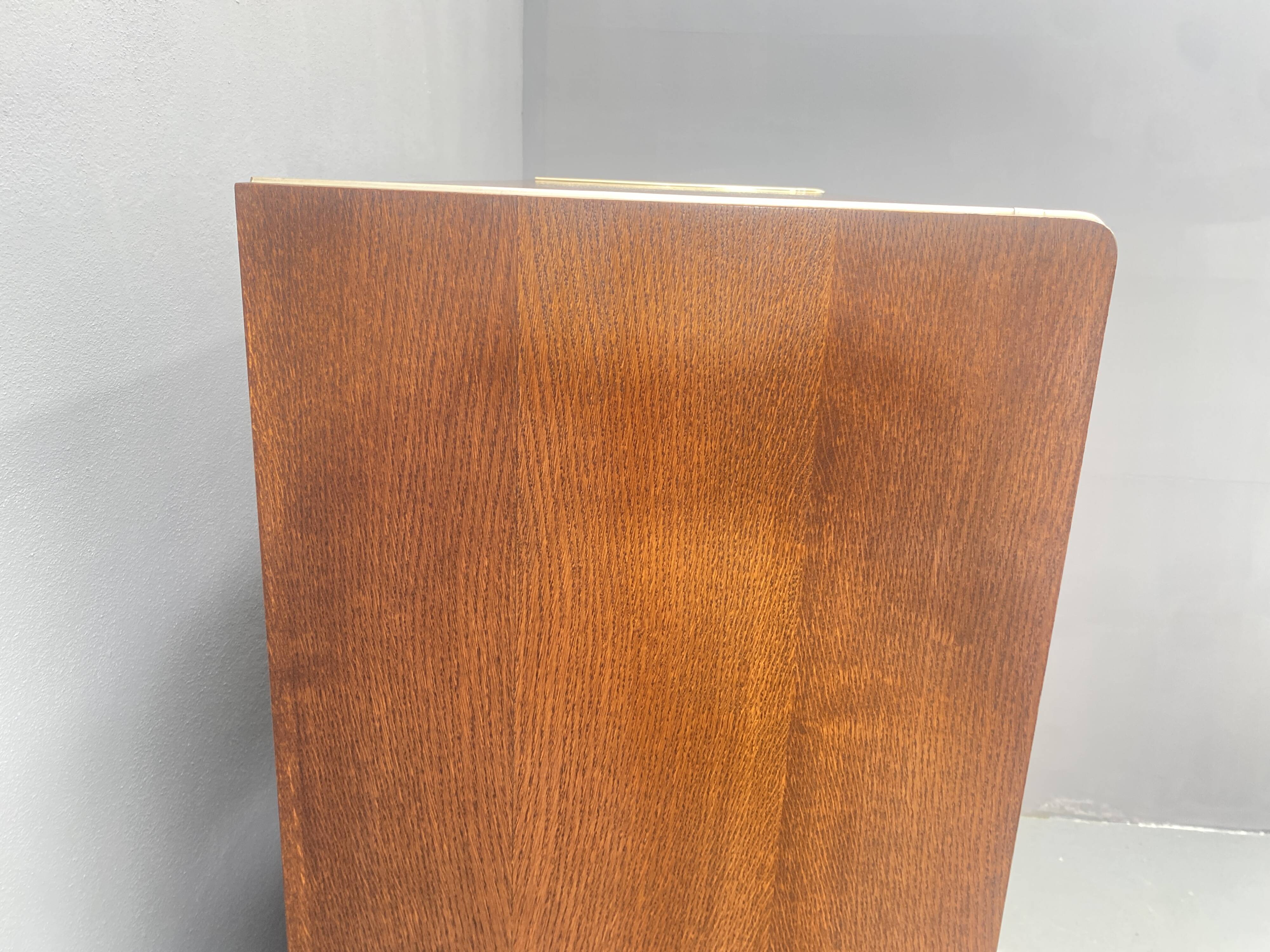 Armoire en noyer de Jitona, années 1970, Tchécoslovaquie