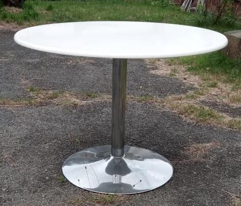 Round foot dining table chrome white tray