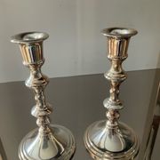 Paire de bougeoirs vintage en métal argenté