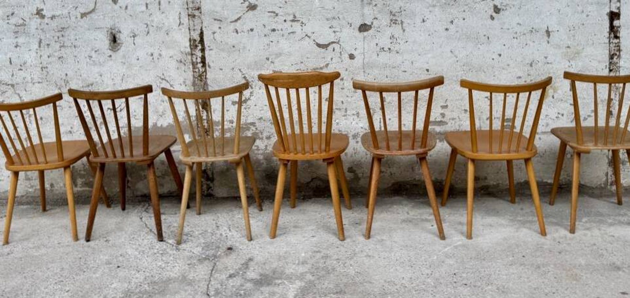 Série Lot de 7 anciennes chaises bistrot