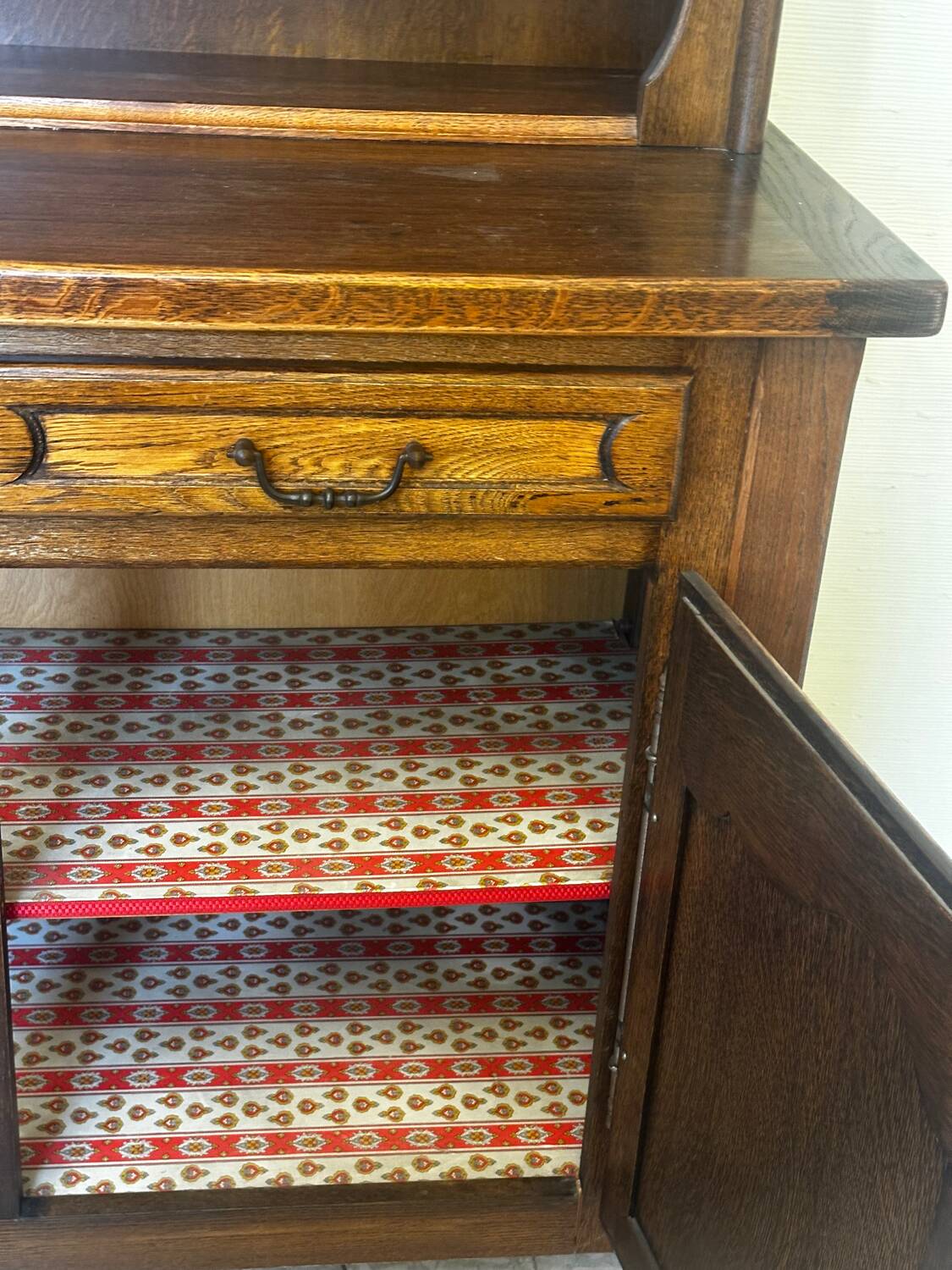 Rustic two-body buffet in oak from the 1960s.