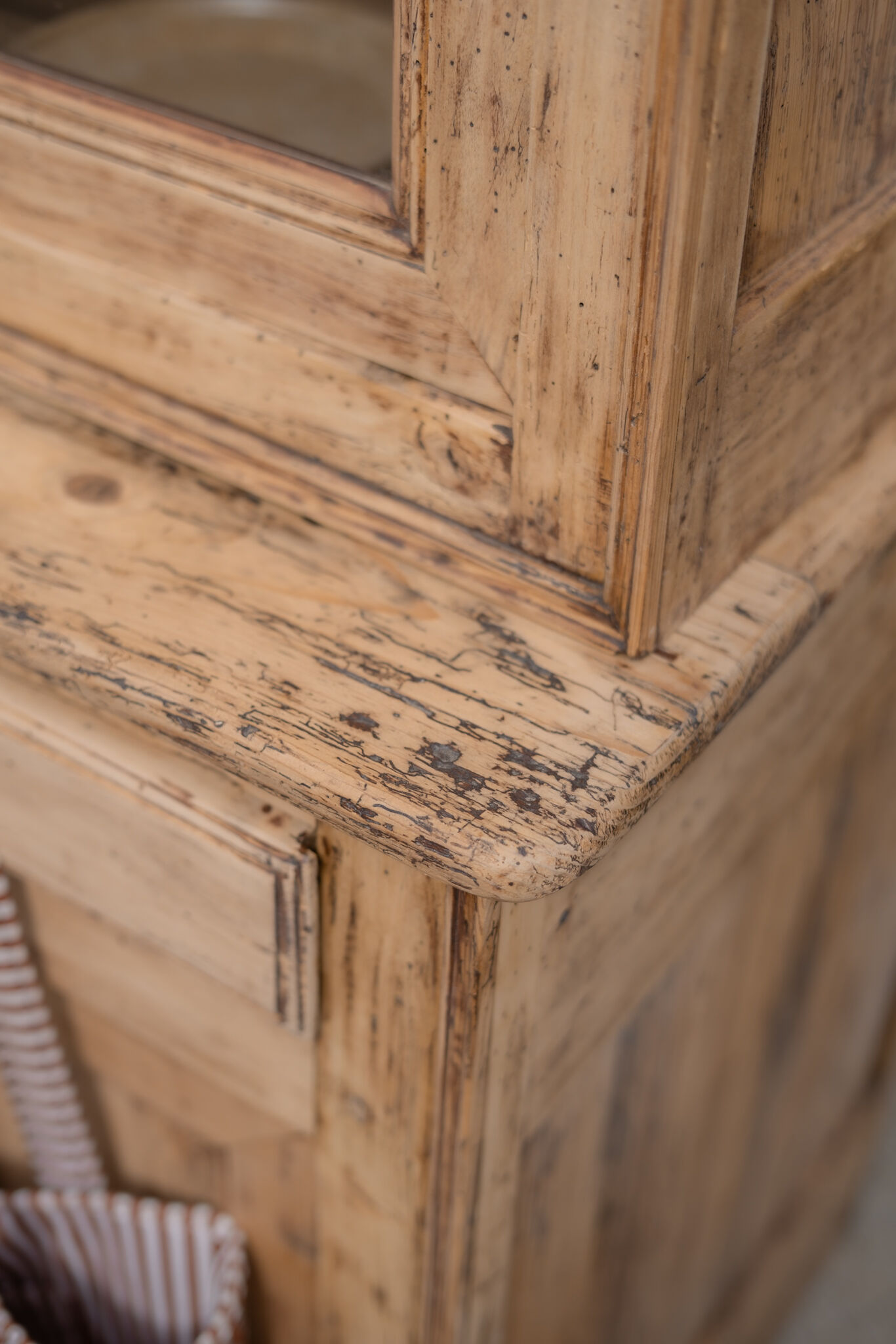 Country-style sideboard