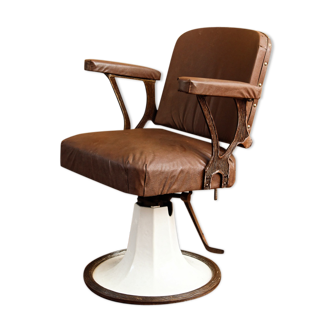 Hairdresser's armchair, early twentieth, enamelled cast iron