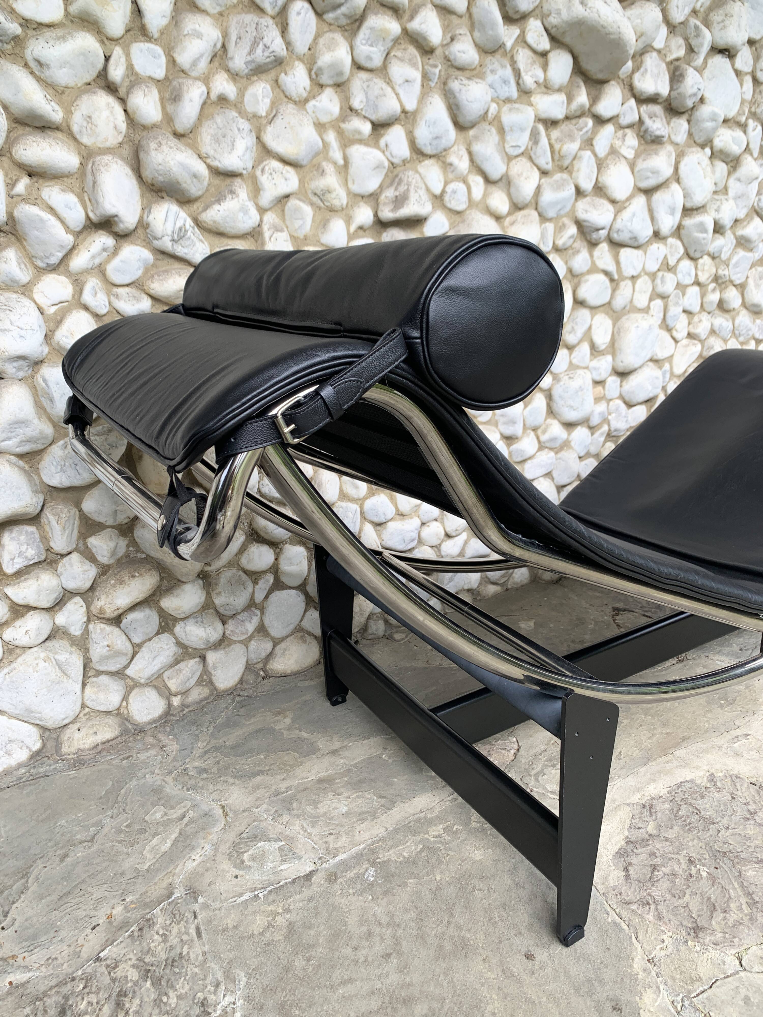 Chaise longue LC4 cassina by  Le Corbusier