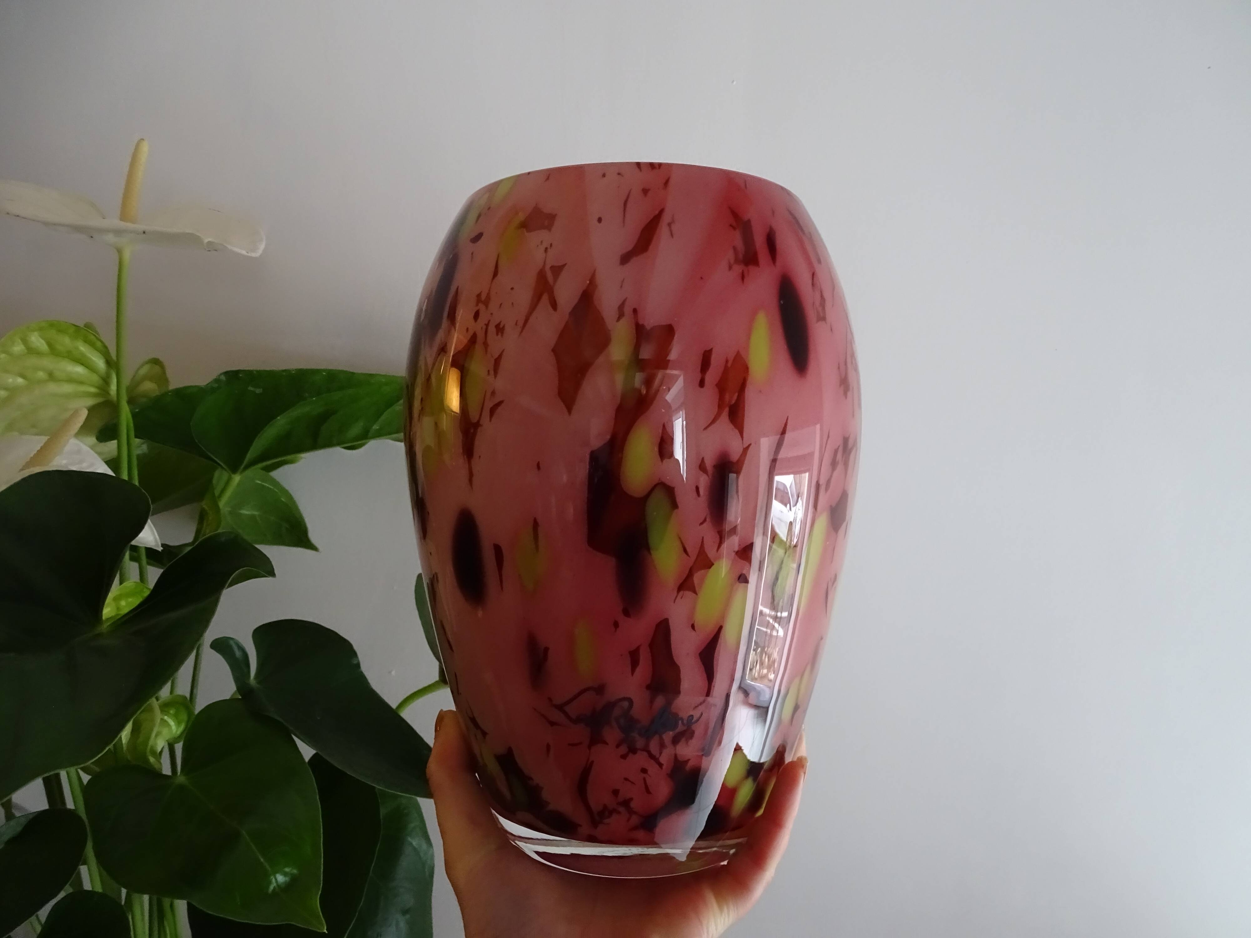 La rochere glassware vase in pink and multi-colored multi-layered glass signed