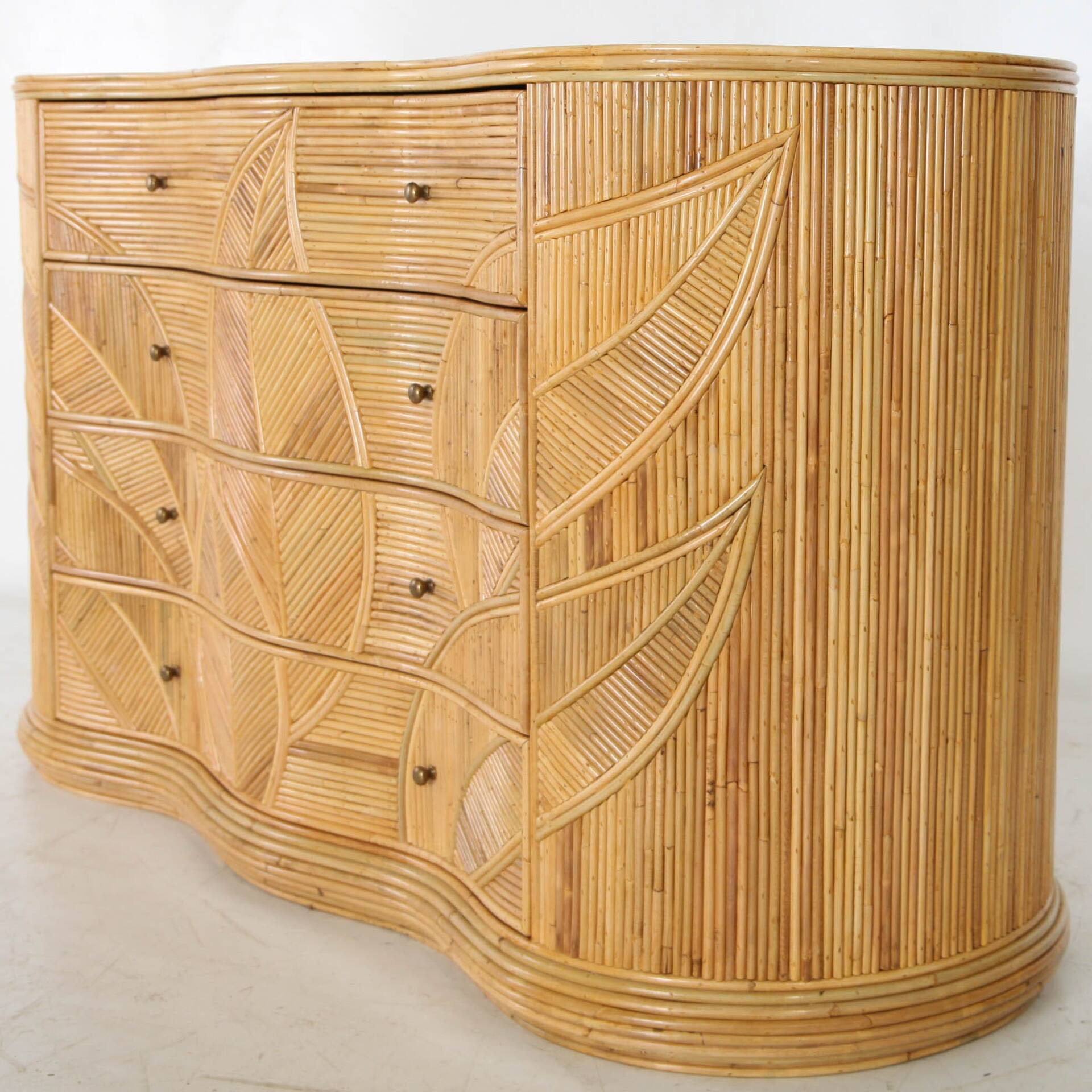 Commode « feuilles » en rotin