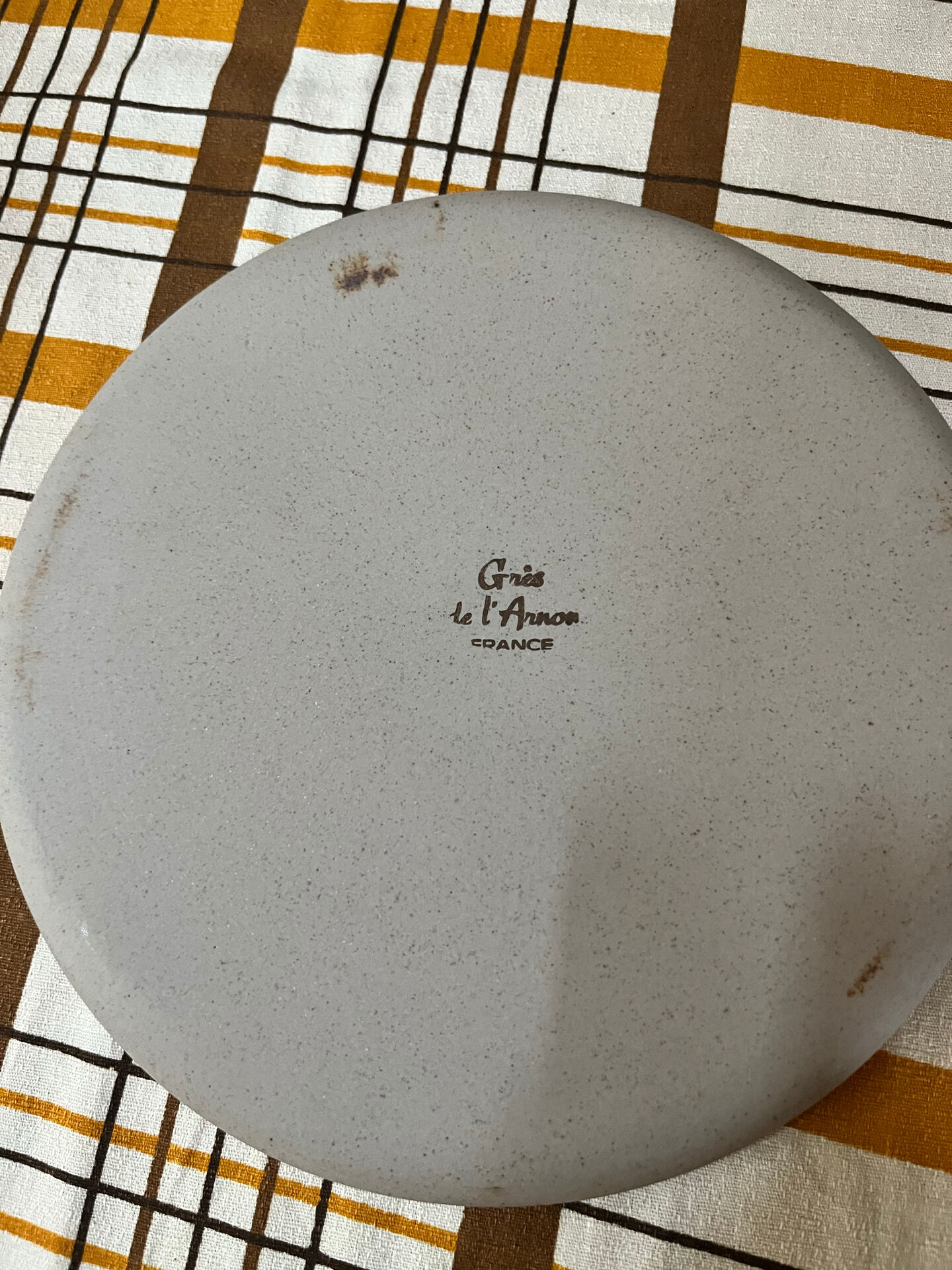 4 assiettes à dessert en grès
