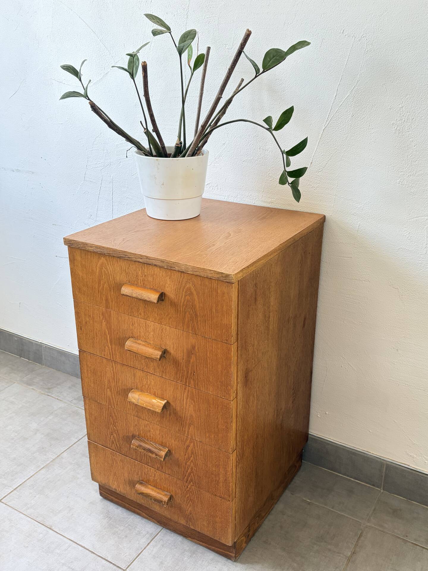 Vintage chest of drawers