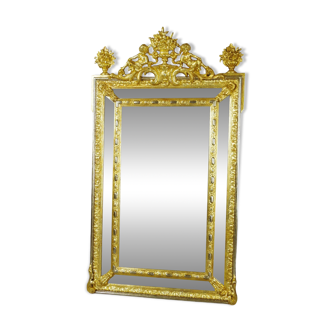 Grand miroir doré XIXe style Louis XV à parecloses