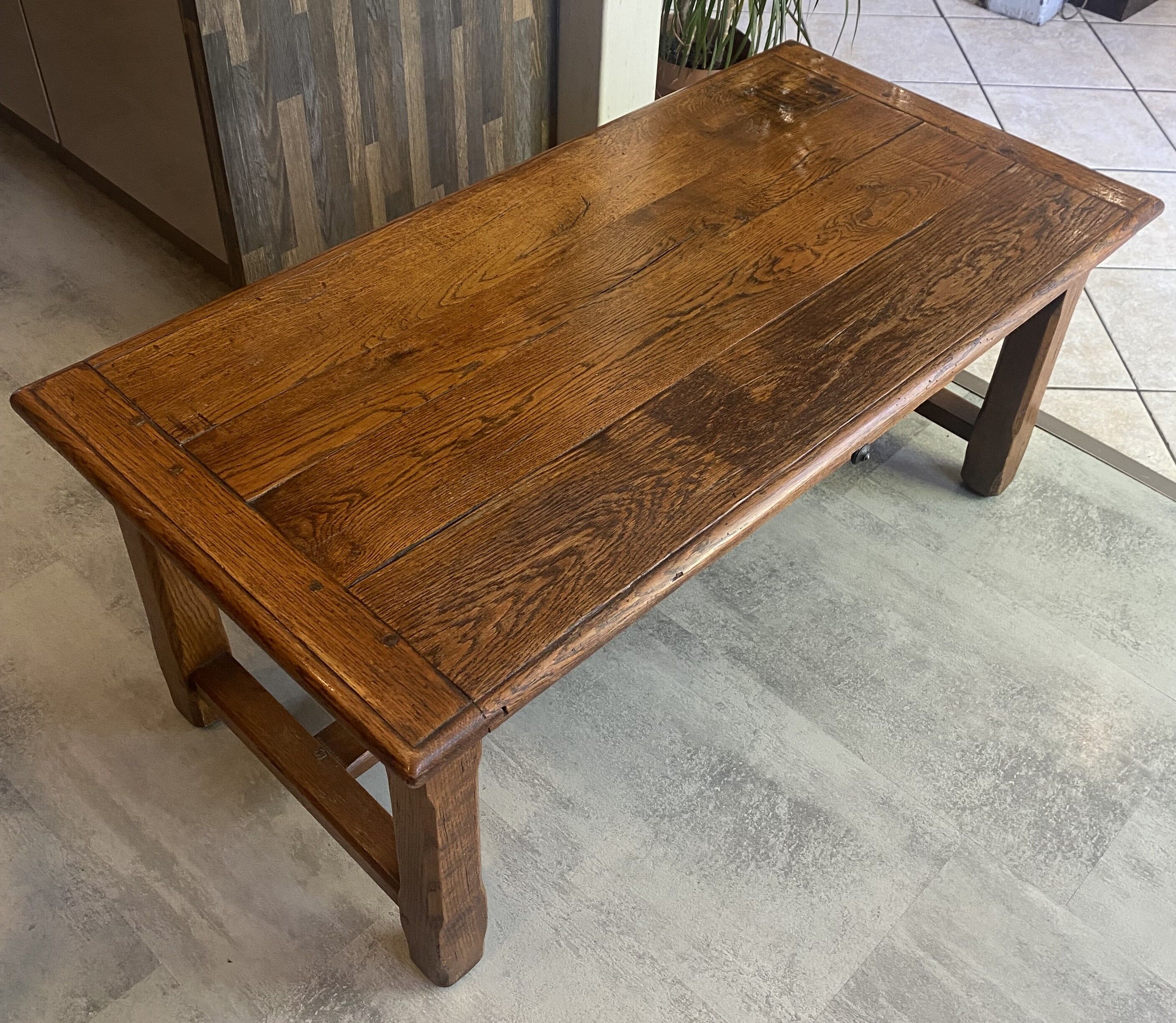 Rustic farmhouse antique coffee table made of solid oak with 1 drawer 50.