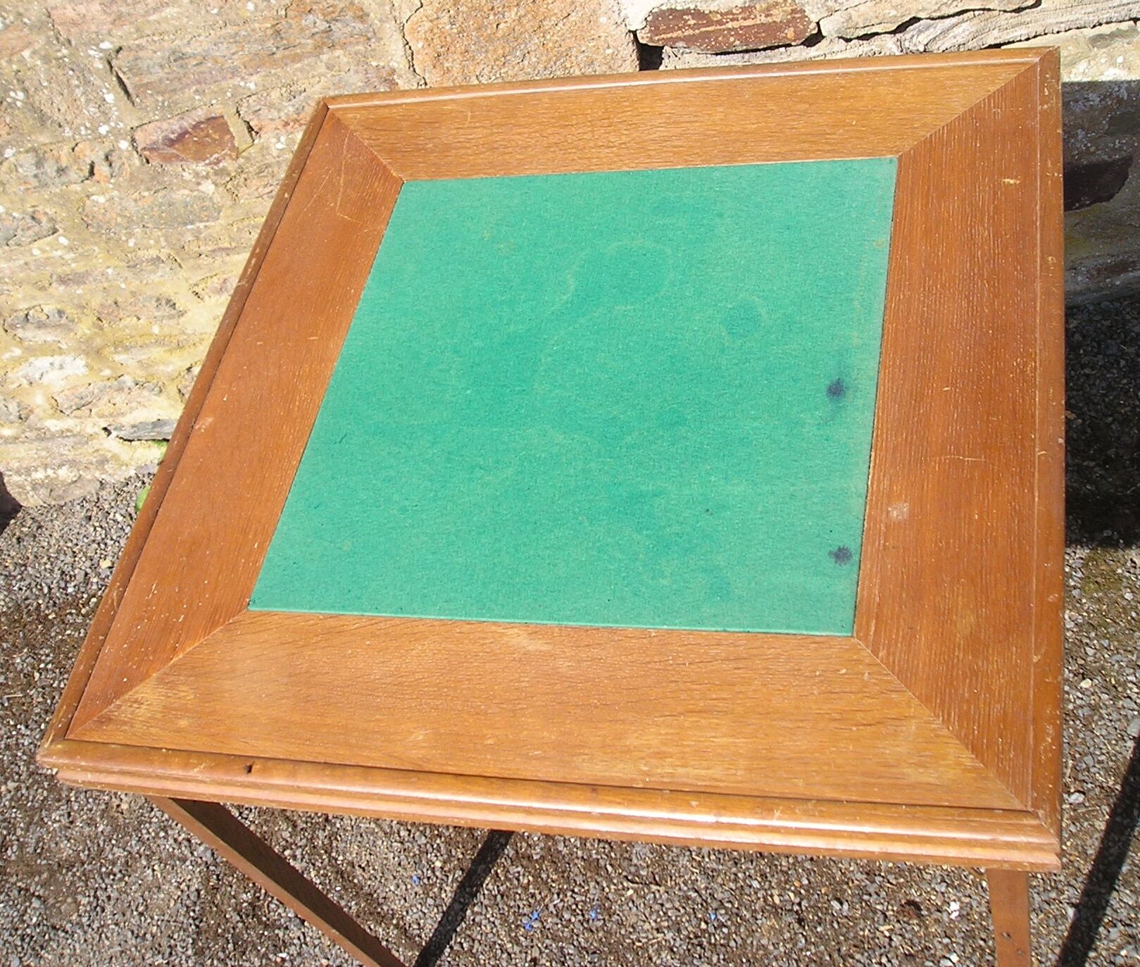 Folding bridge table