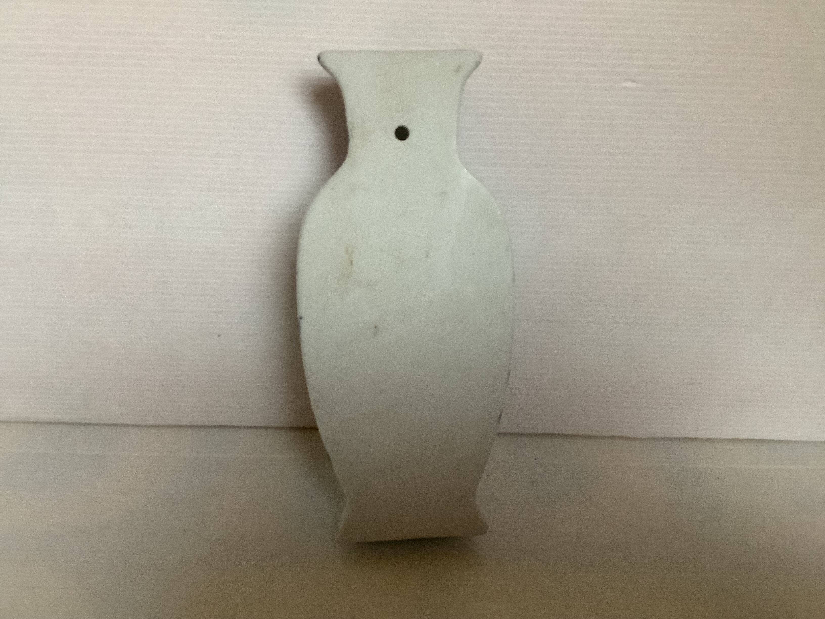 Bouquetière vase of blue flowers