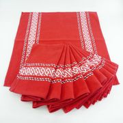 11 serviettes de table en  coton rouge - motifs brodés style basque