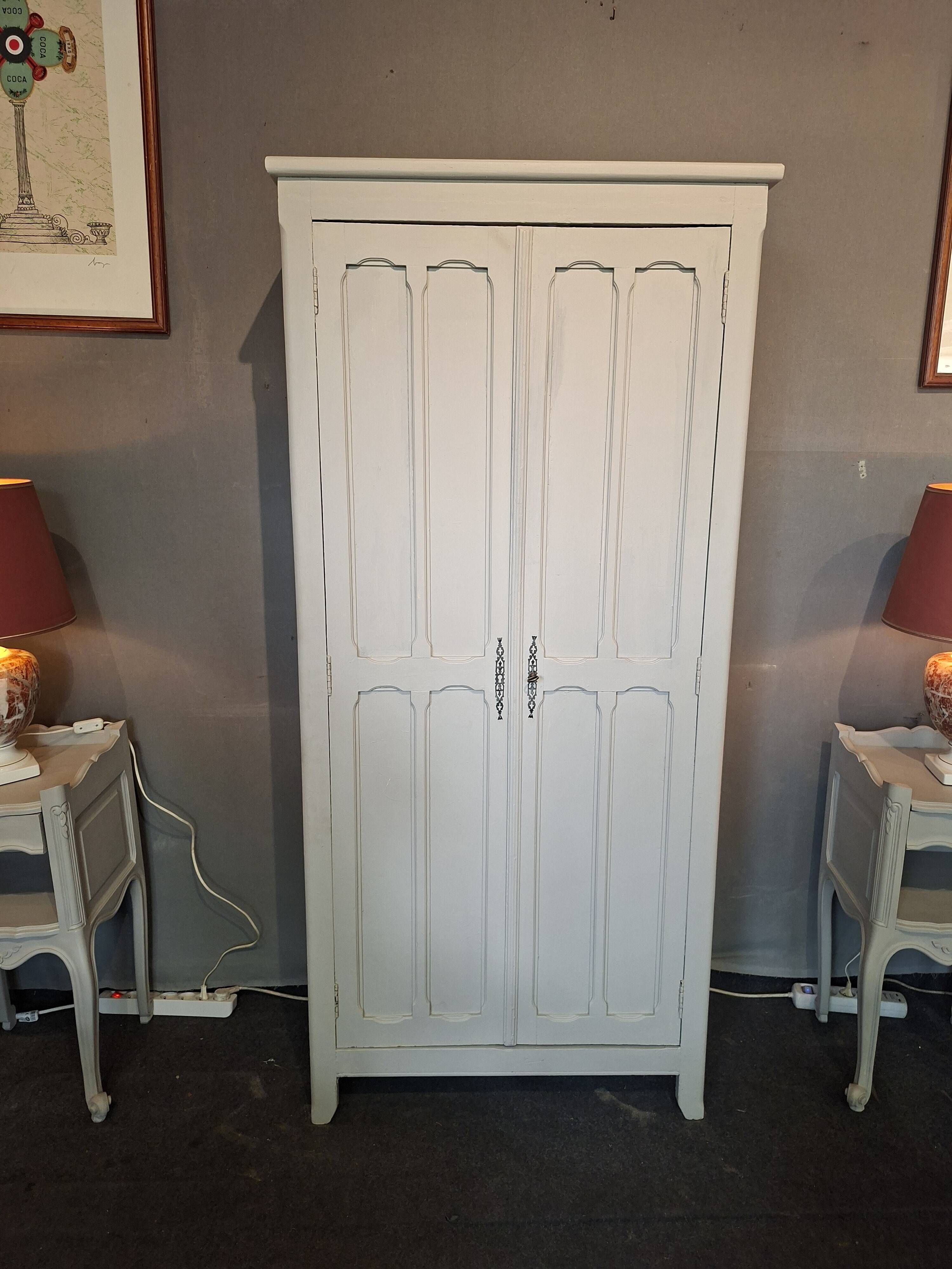 Armoire parisienne 