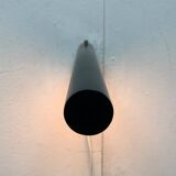 Mid-century minimalist wall lamp by Egon Eiermann for Beisl, 1960s.