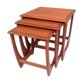 Tables gigognes