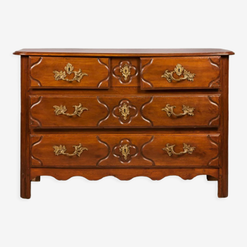 Chest of drawers in walnut eighteenth century