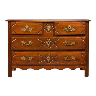 Chest of drawers in walnut eighteenth century