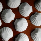 12 scallop shells porcelain biscuit