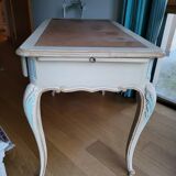 Louis XV painted style desk – Antique invoice (Patrice Burel)