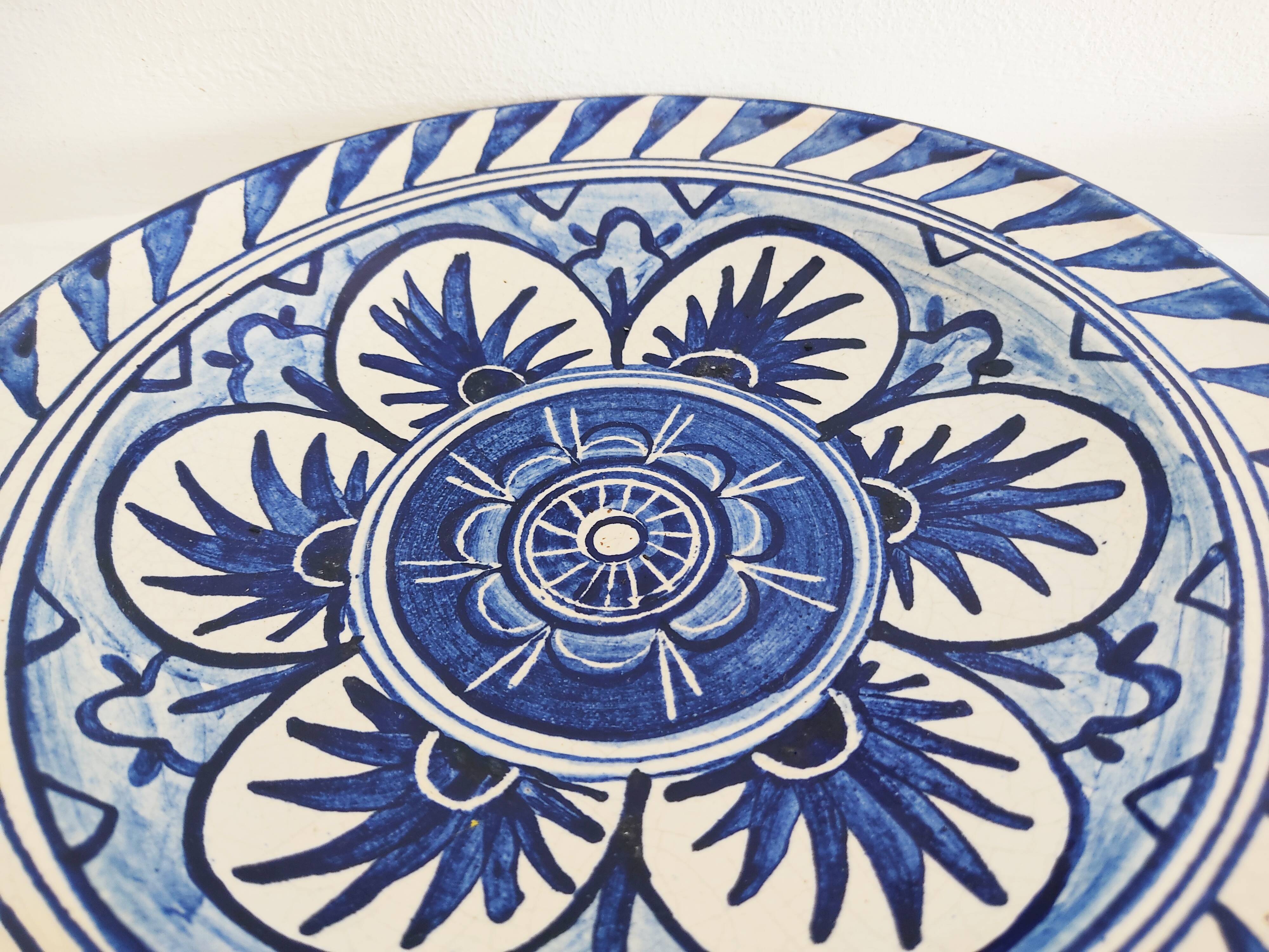 Decorative plate blue and white décor