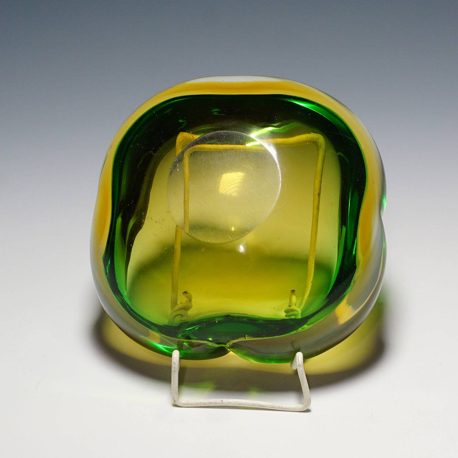 Seguso Vetri d’Arte (attributed) Murano glass Sommerso bowl, 1960s
