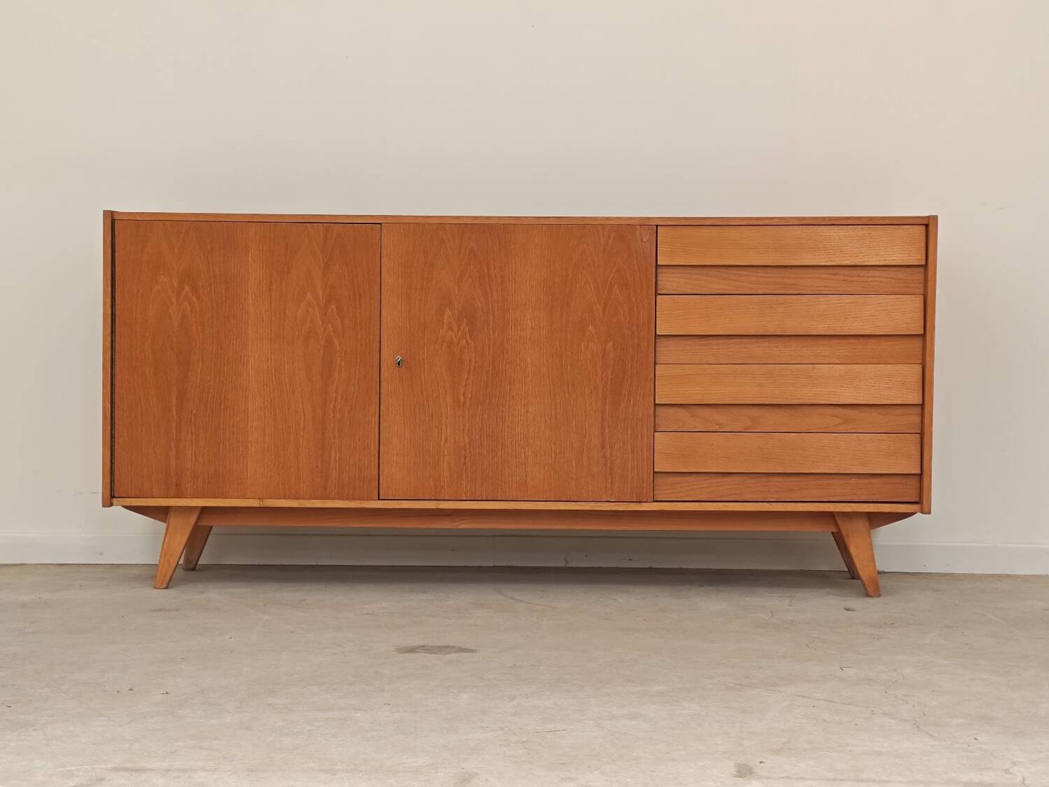 Enfilade U460 wood by Jiri Jiroutek for Intérier Praha