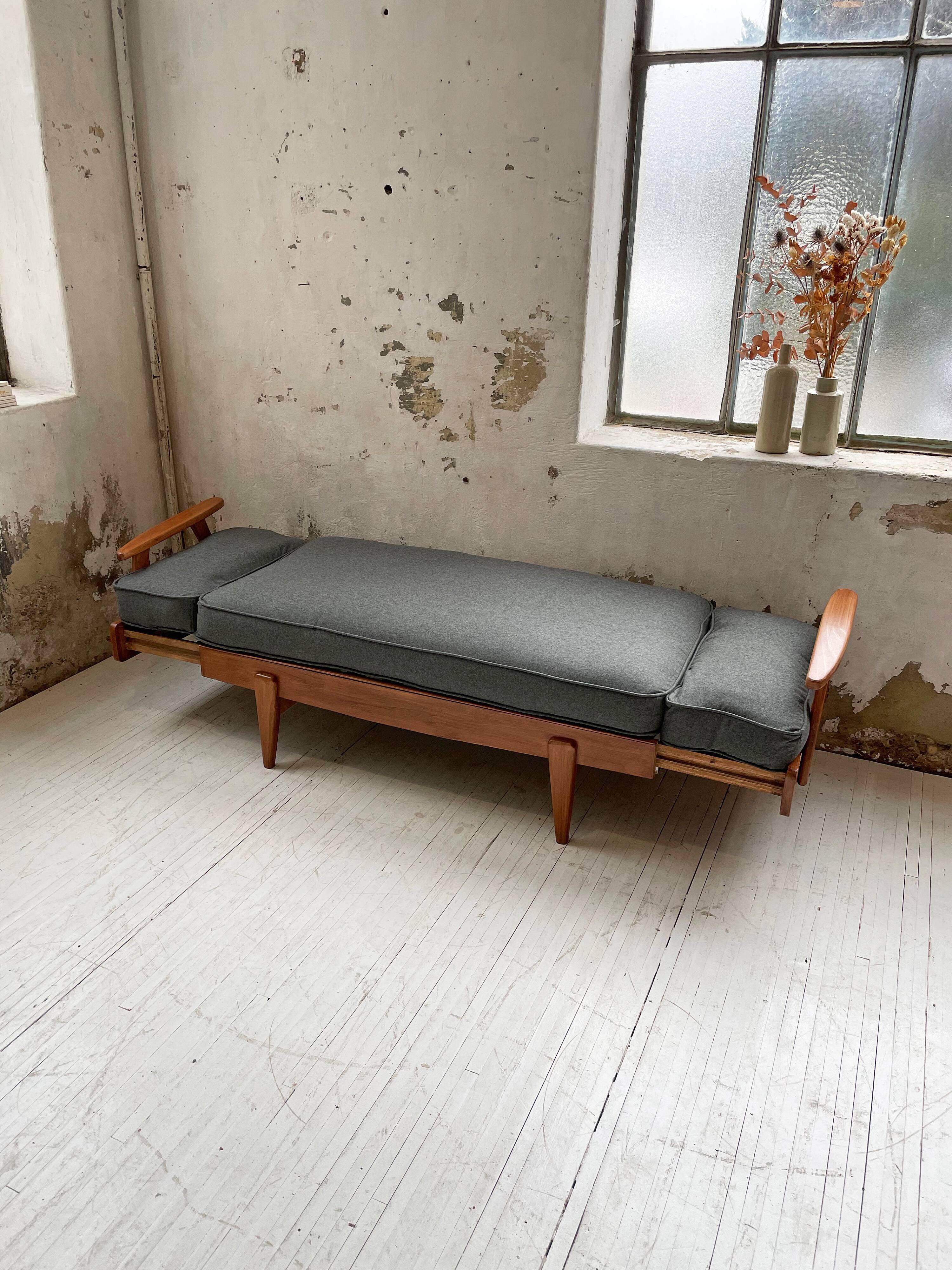Daybed expandable Scandinavian 2-seater bench