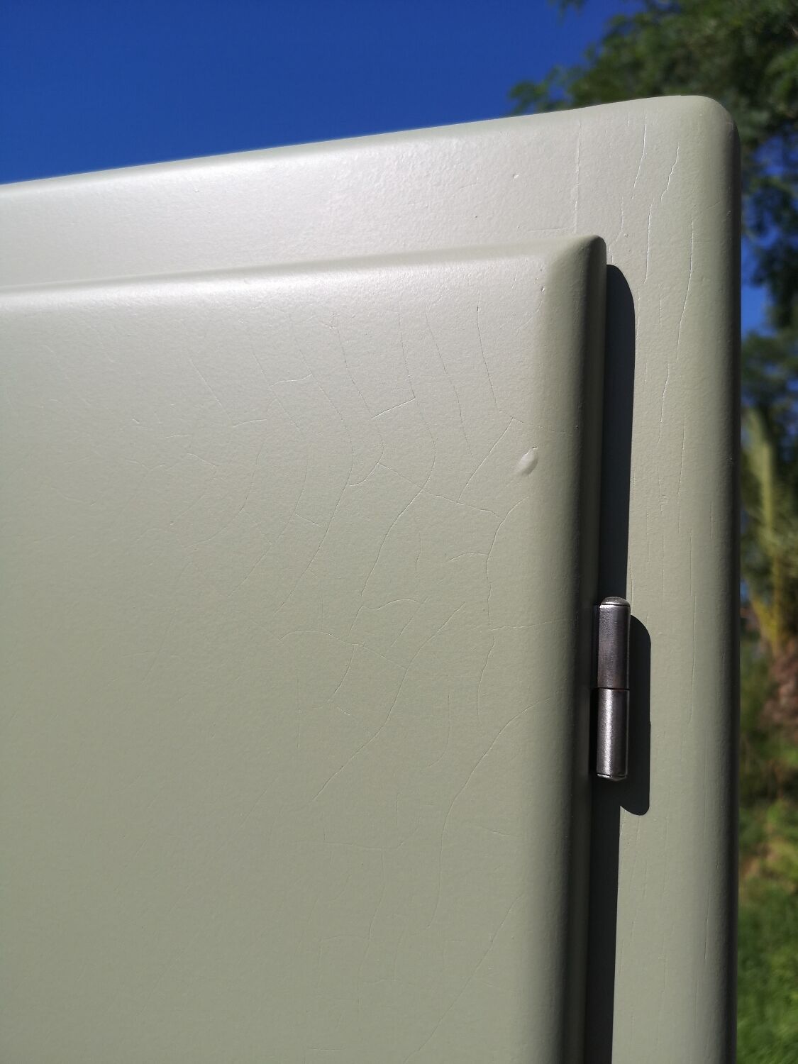 Renovated compact Mado buffet