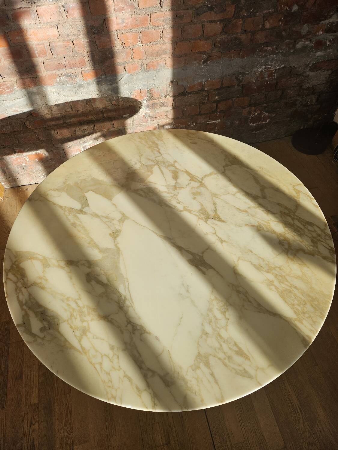 Table Eero by Knoll 1970