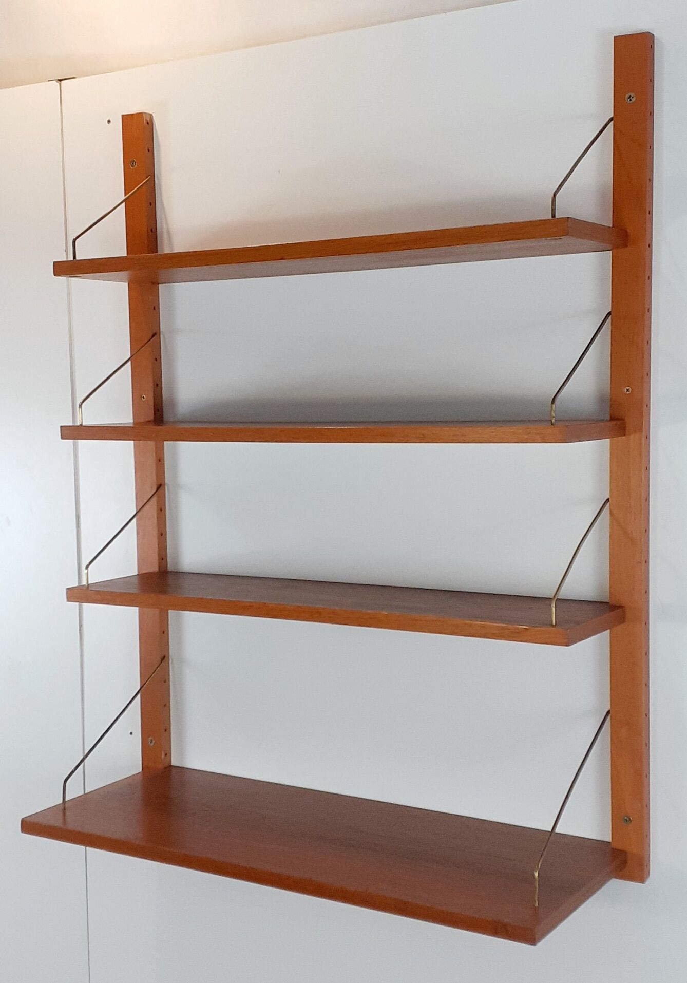 Norwegian teak shelf model Rival by Brødrene Jåtog Møbelfabrikk, 1960s