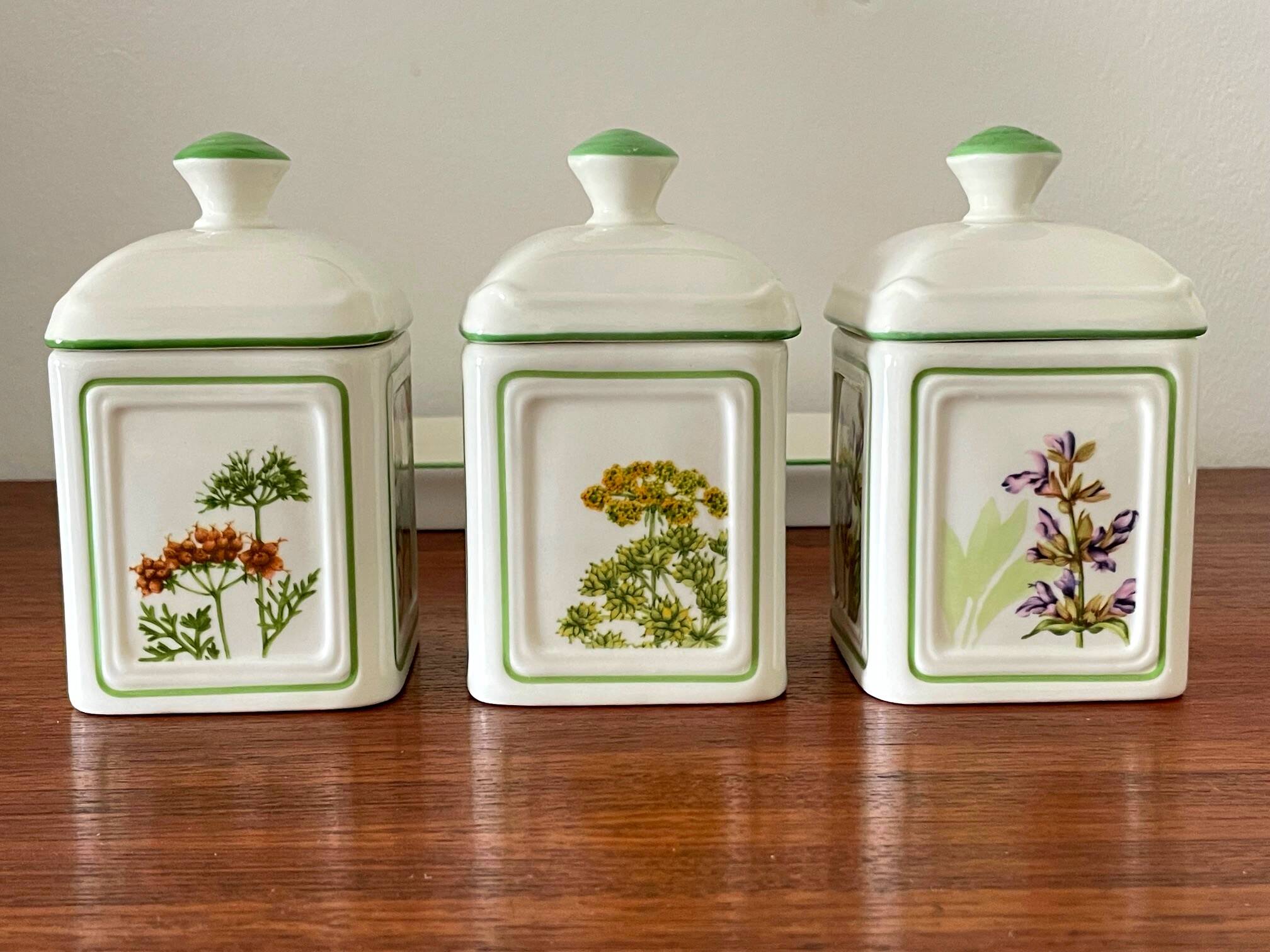 Spice pots and their tray Villeroy and Boch in earthenware