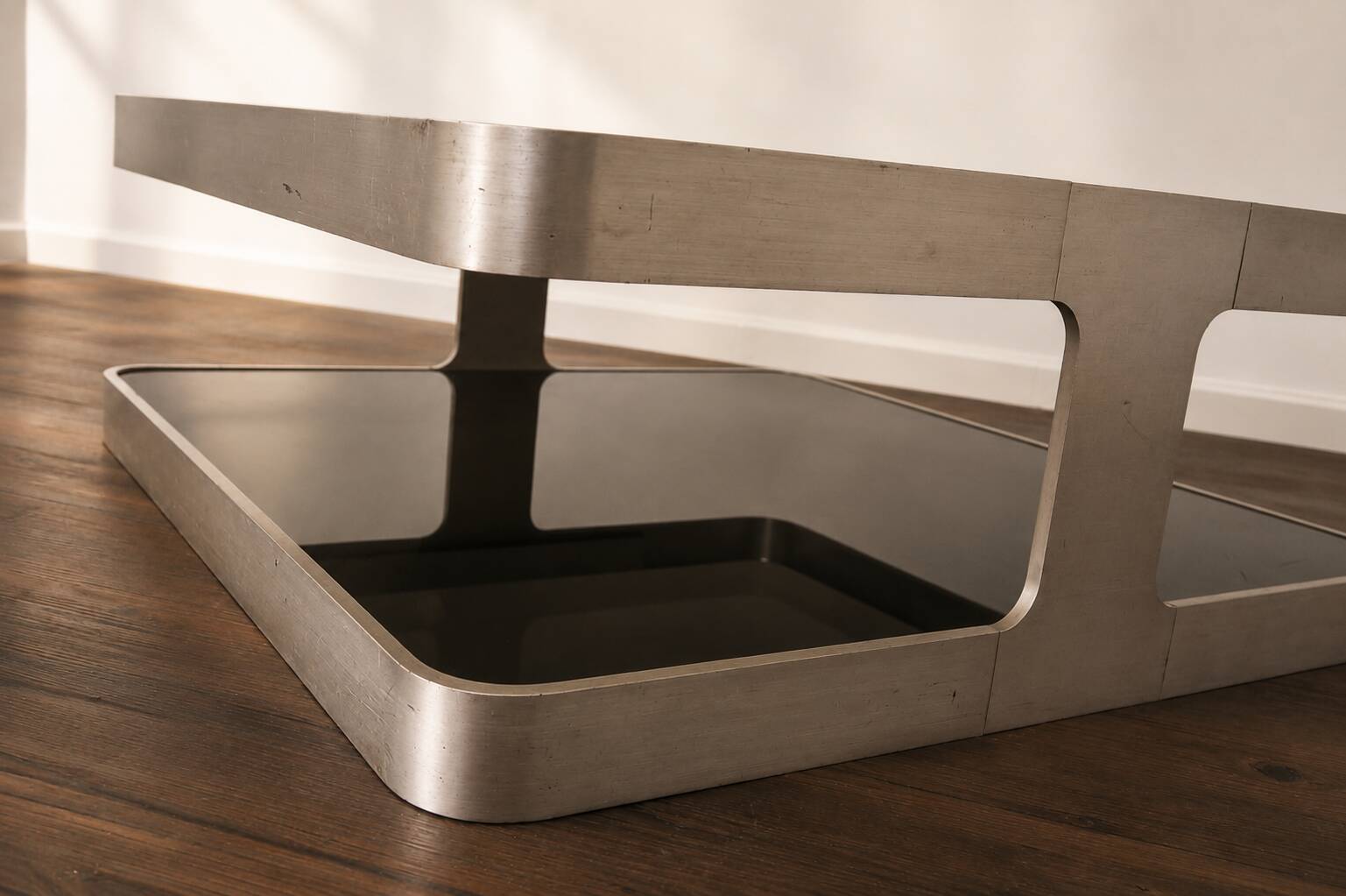 Table basse Space Age métal brossé & verre fumé, années 70.
