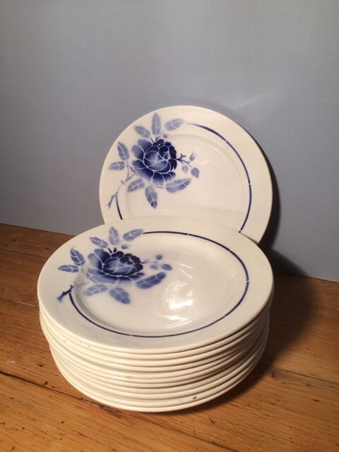 Suite of 12 plates dessert St Amand