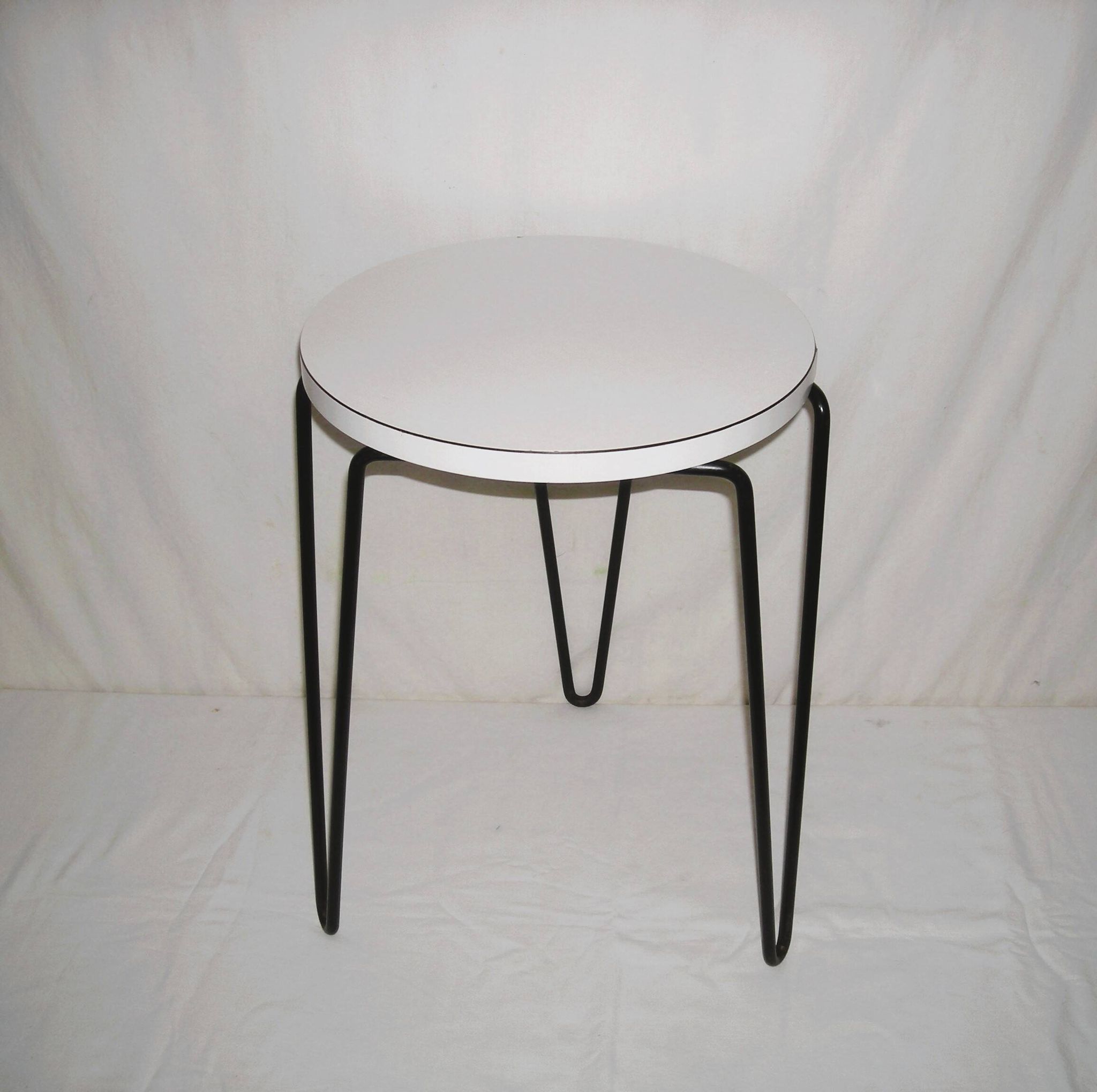 Tabouret tripode - Florence Knoll - Hairpin modèle 75 des années 50