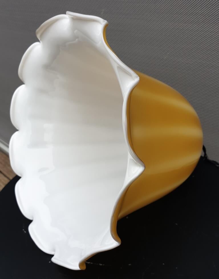 Scandinavian suspension glass yellow digitalis grandiflora