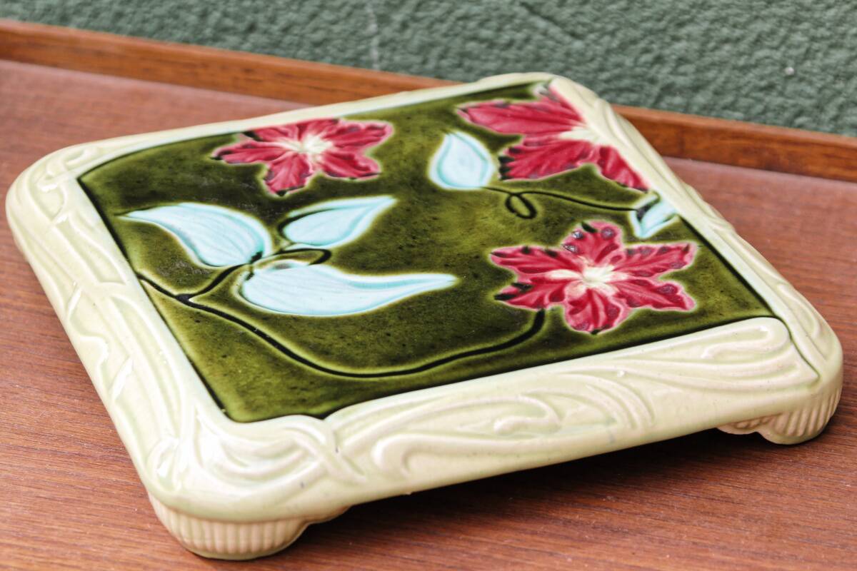 Slush trivet, art nouveau