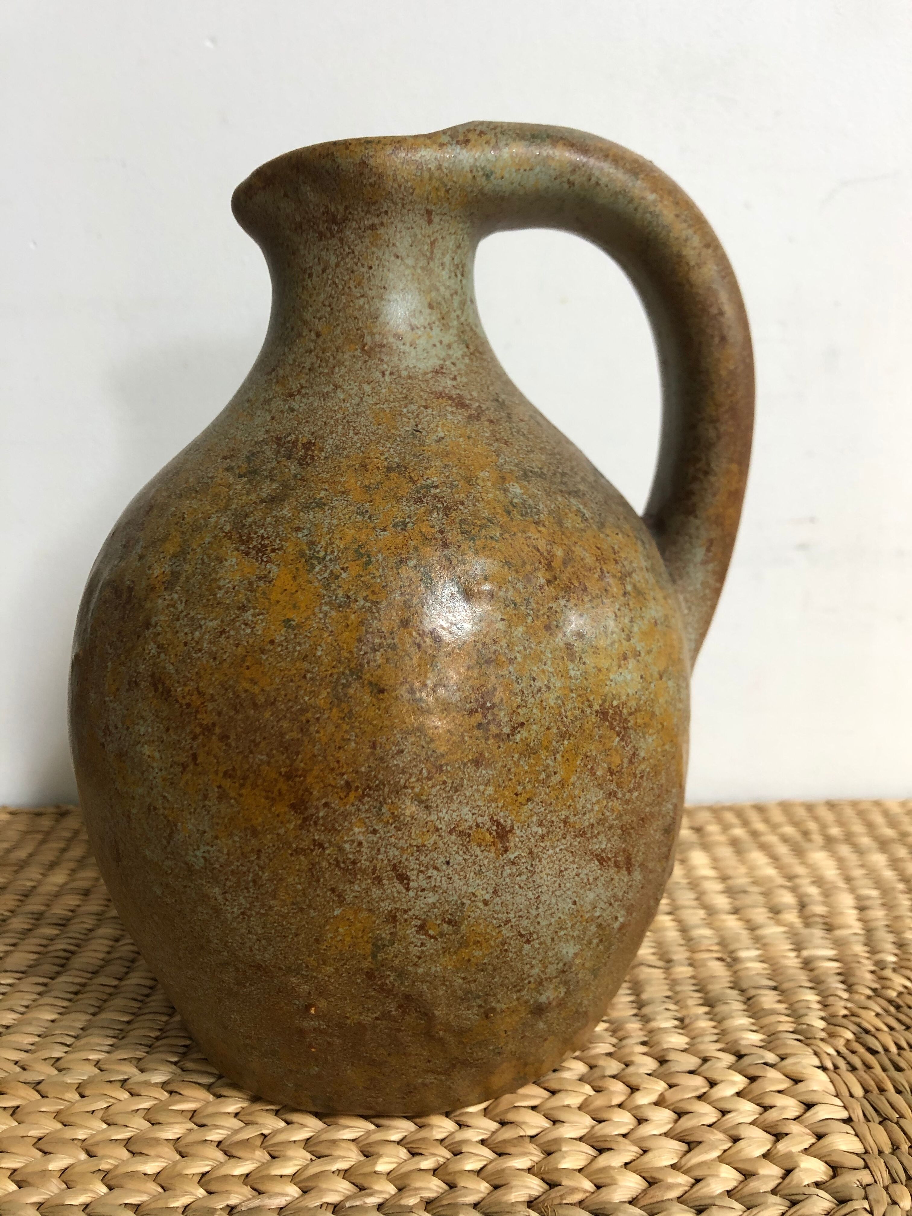 Sandstone pitcher signed the périgordine pottery