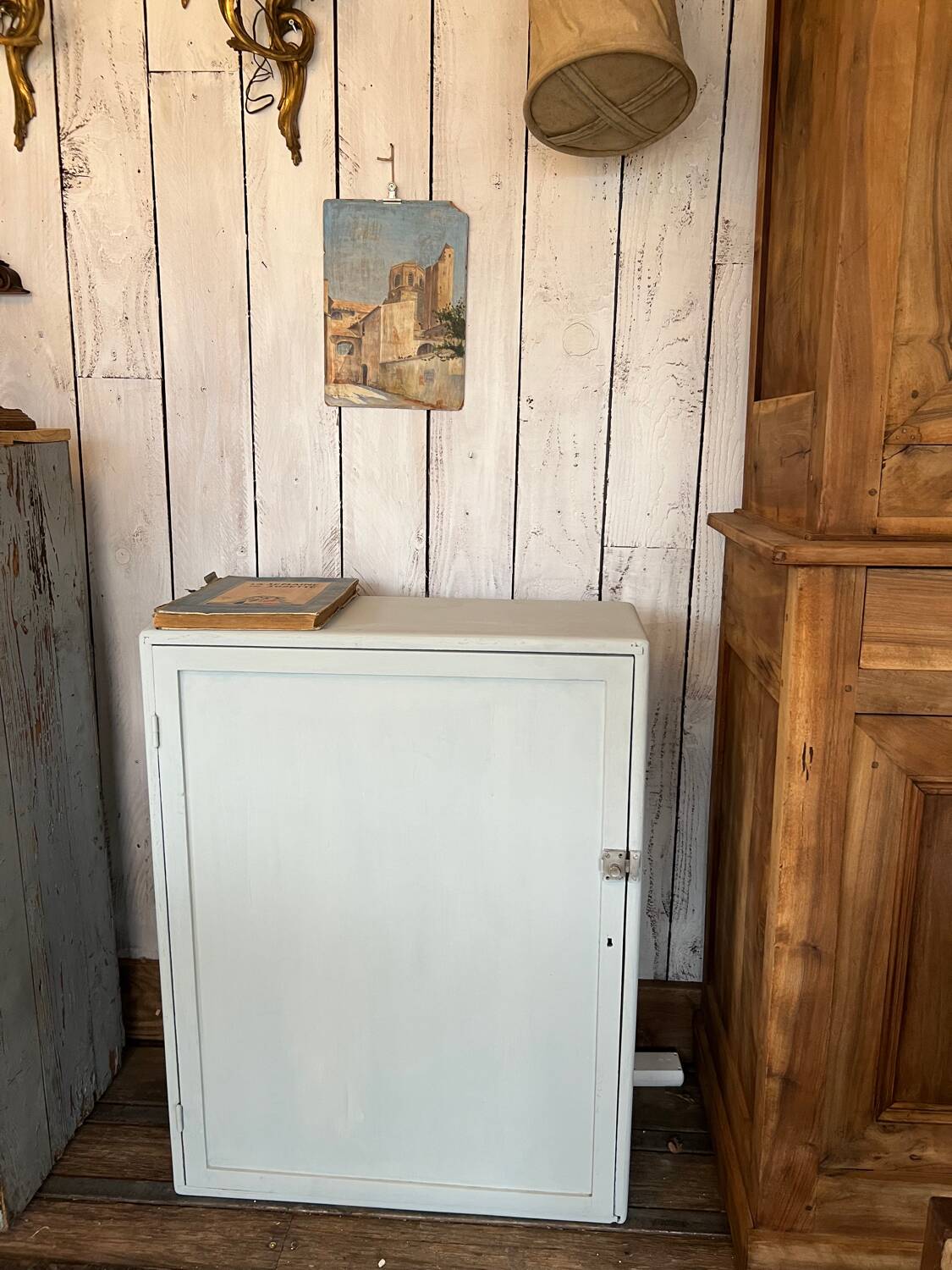 Small workshop furniture