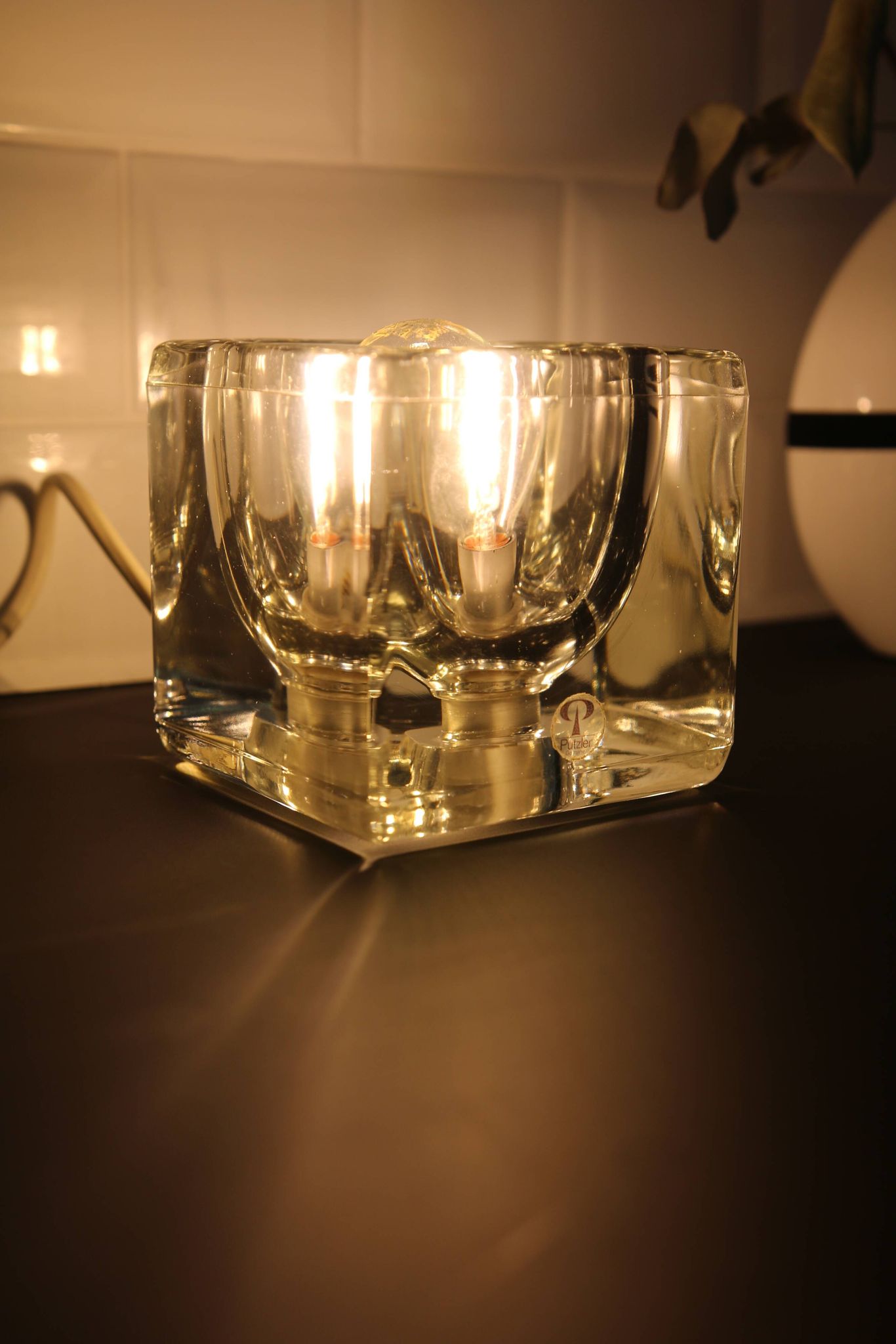 Lampe en verre Ice Cube par Putzler circa 1970