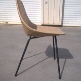 Paire de chaises par Pierre Guariche