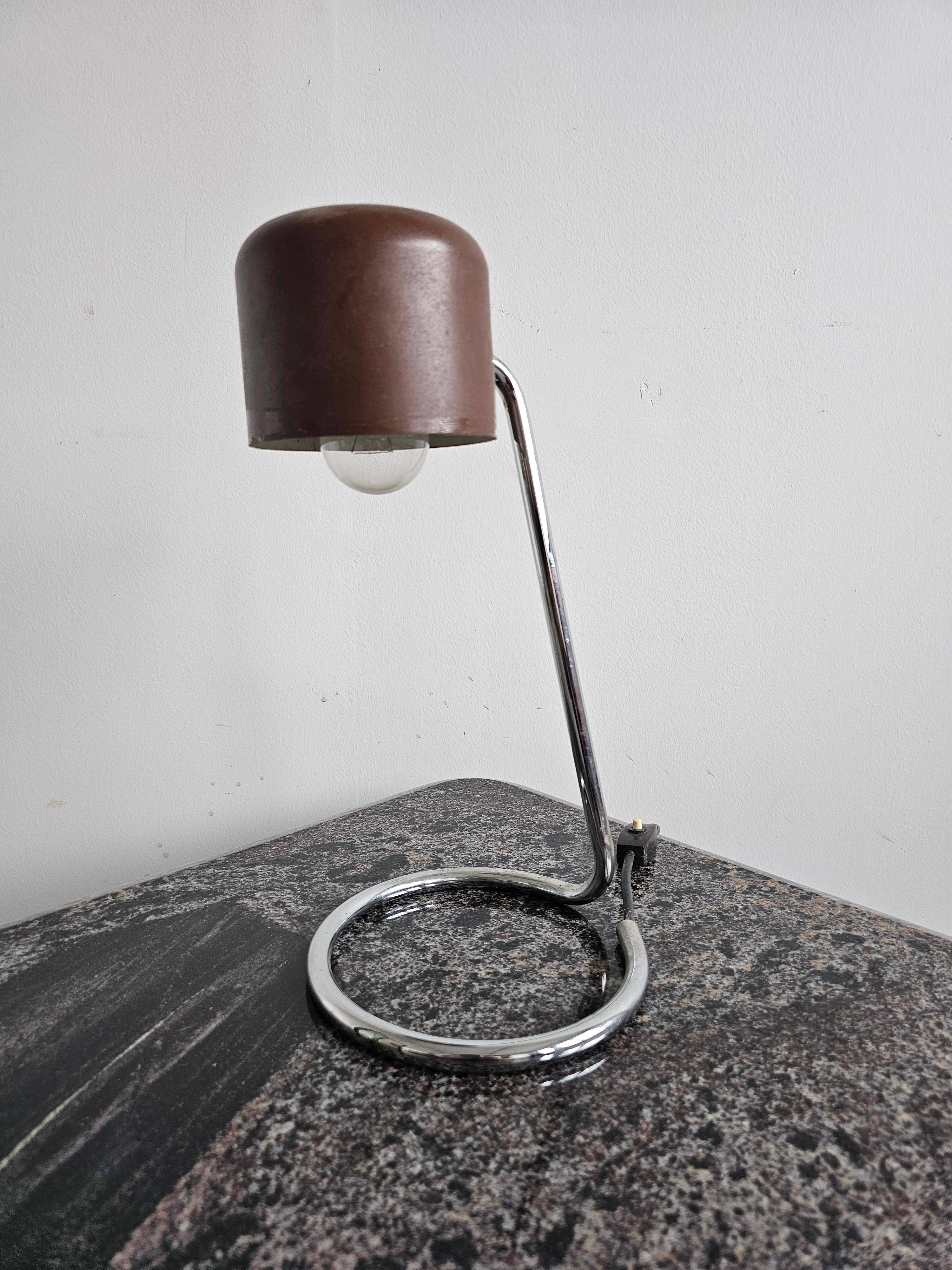 Lampe de bureau Bauhaus avec support infini et abat-jour métallique, années 1970