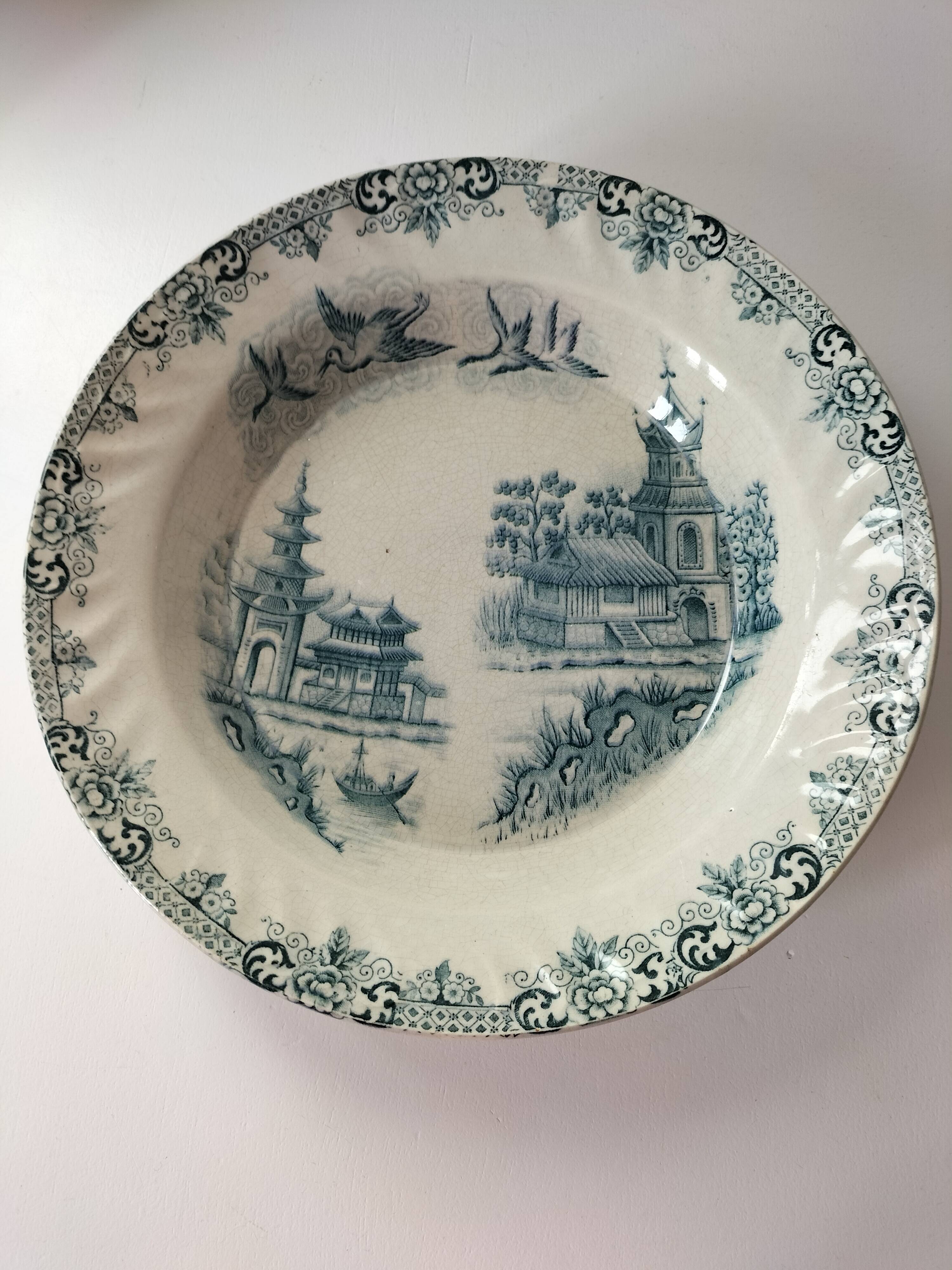 Plate HB & Cie Choisy-le-Roi model Saïgon (1900-1915)